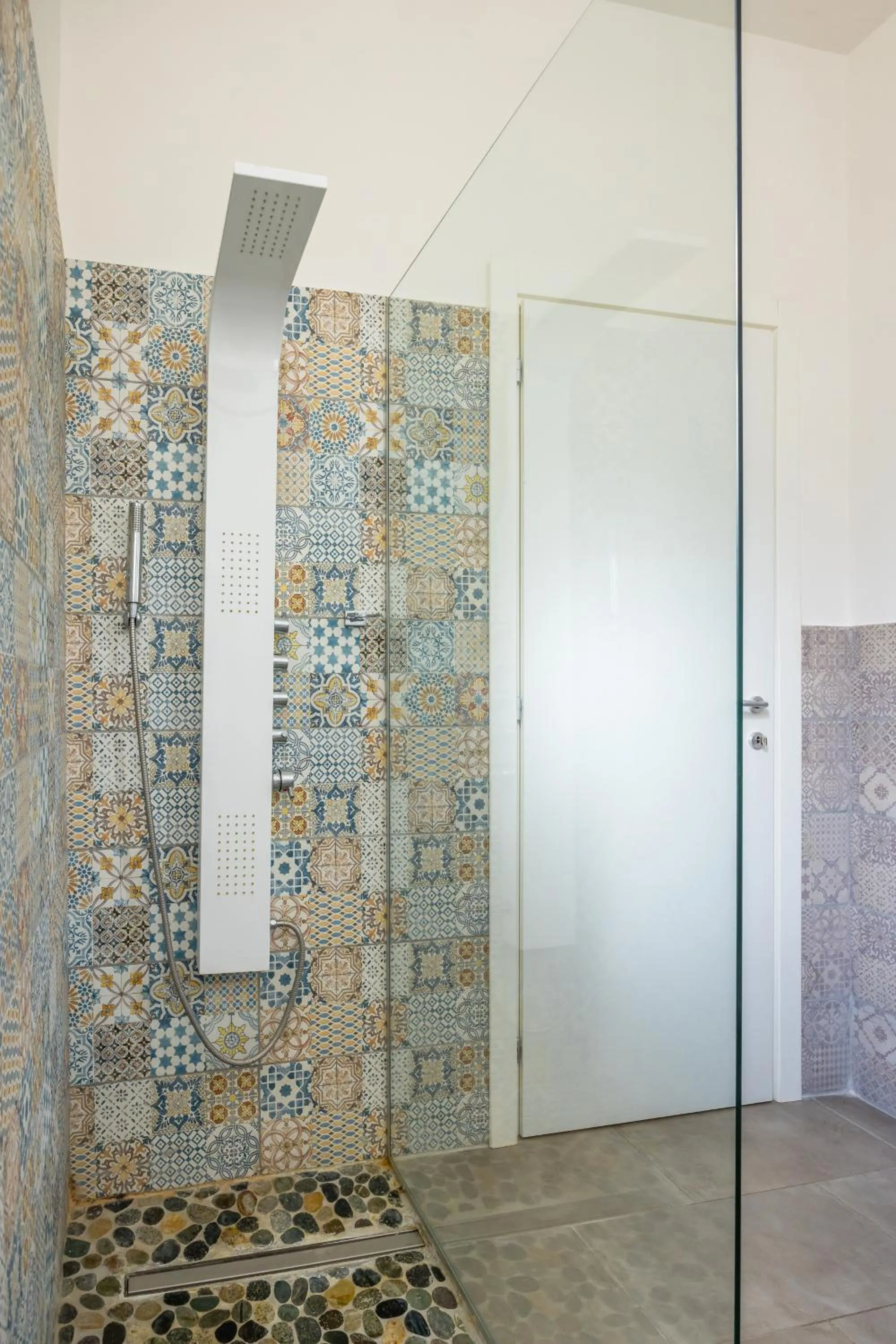 Shower in La Casa Di Bruno Napoli