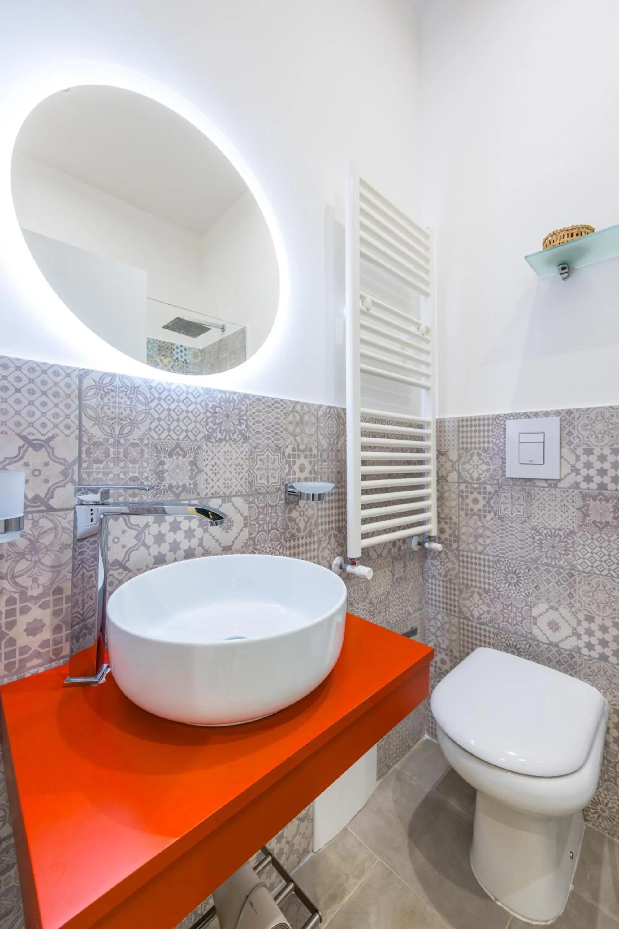 Shower in La Casa Di Bruno Napoli