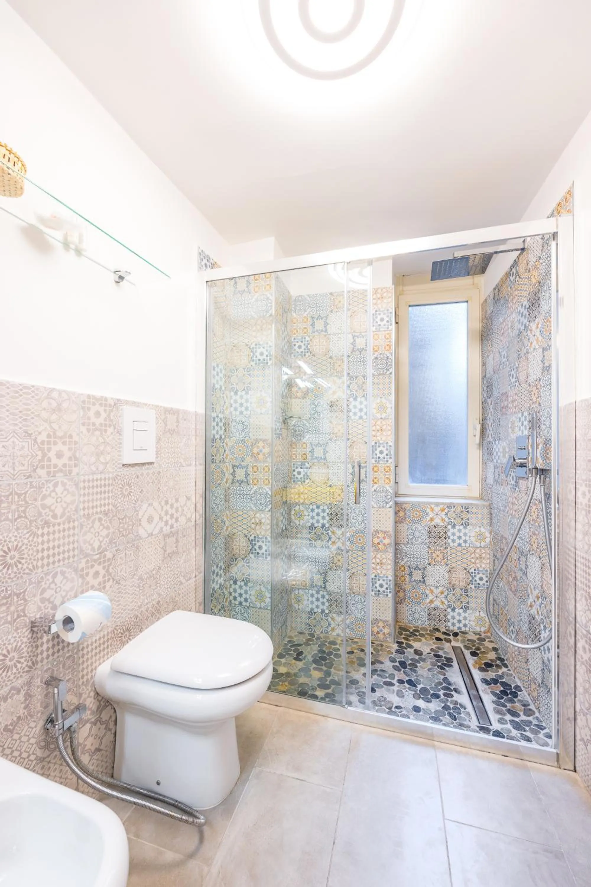 Shower in La Casa Di Bruno Napoli