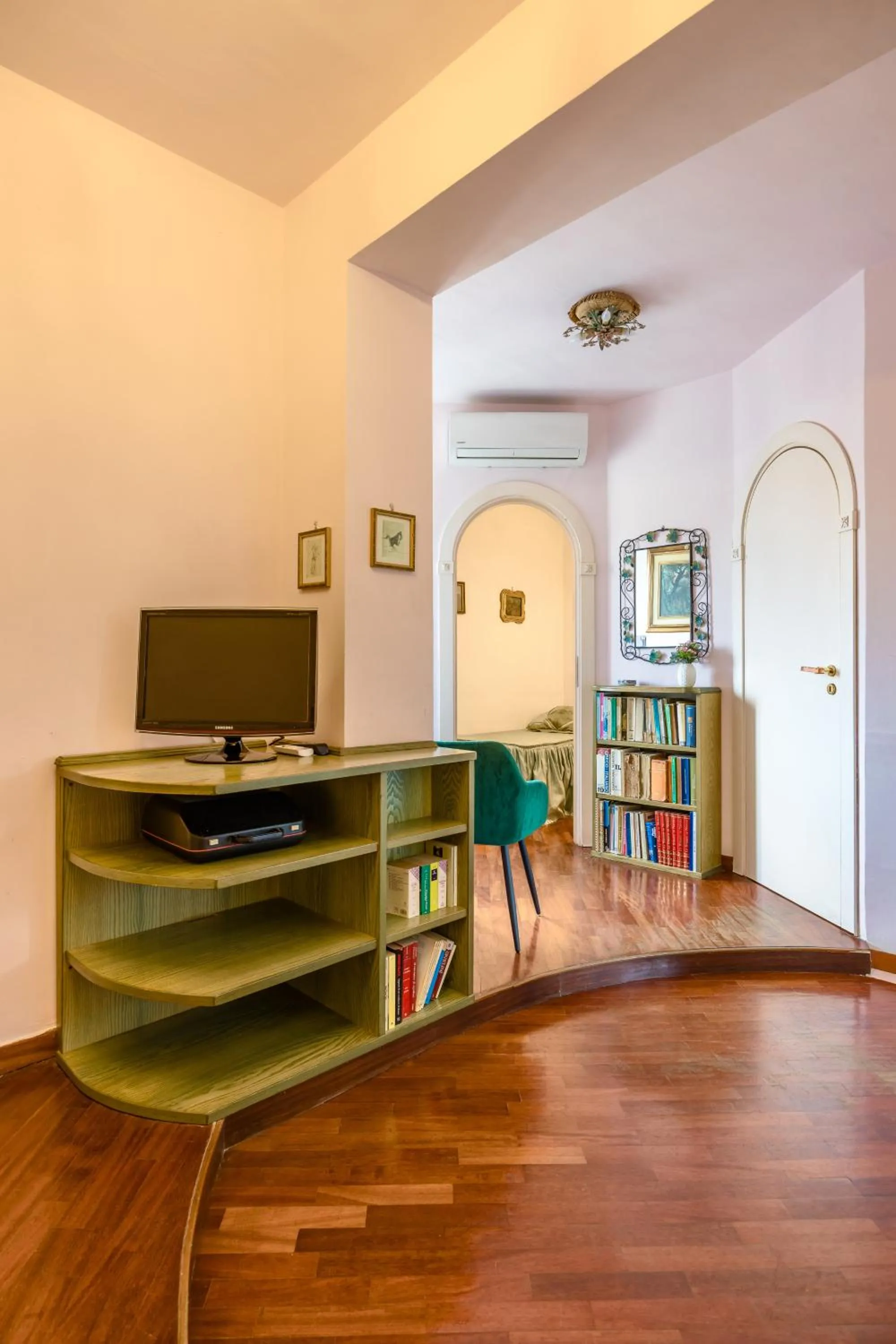 TV and multimedia in La Casa Di Bruno Napoli