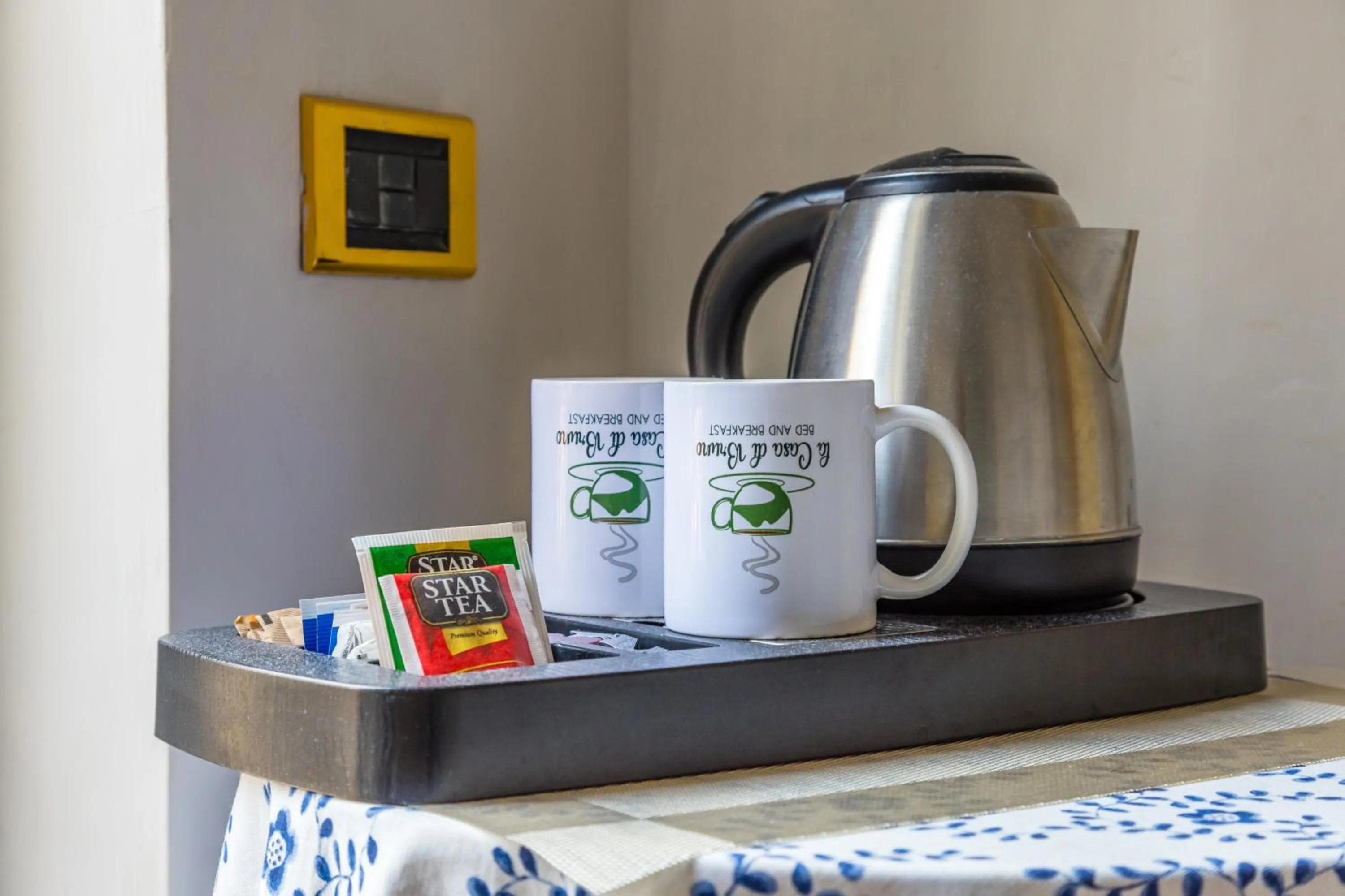 Coffee/tea facilities in La Casa Di Bruno Napoli