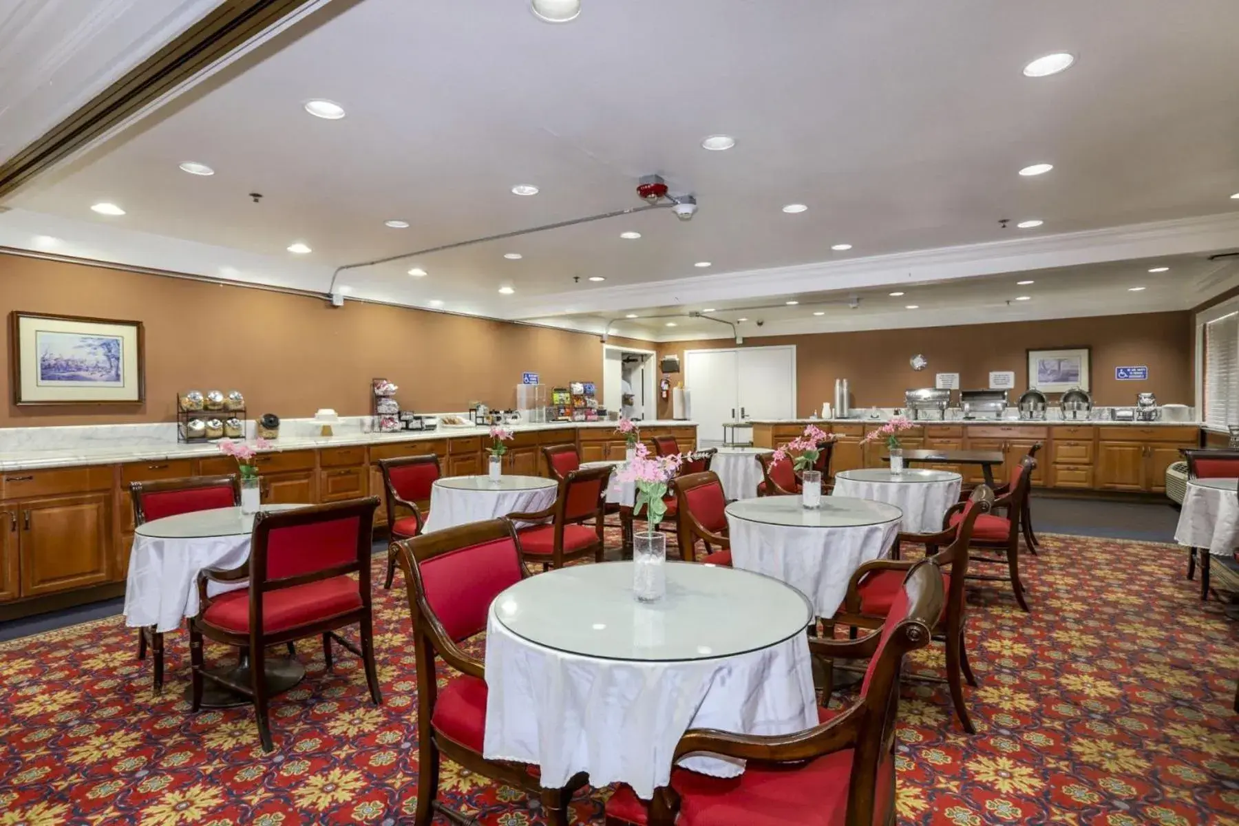 Buffet breakfast in Campbell Inn Hotel Buffet breakfast in Campbell Inn Hotel