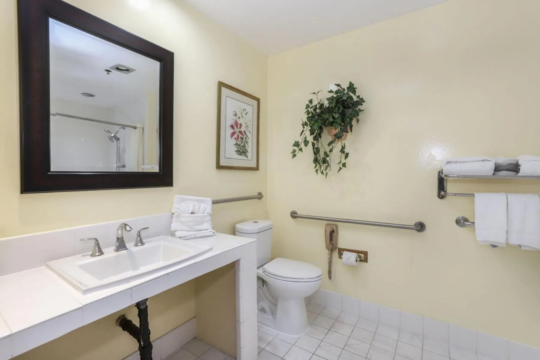 Bathroom in Campbell Inn Hotel