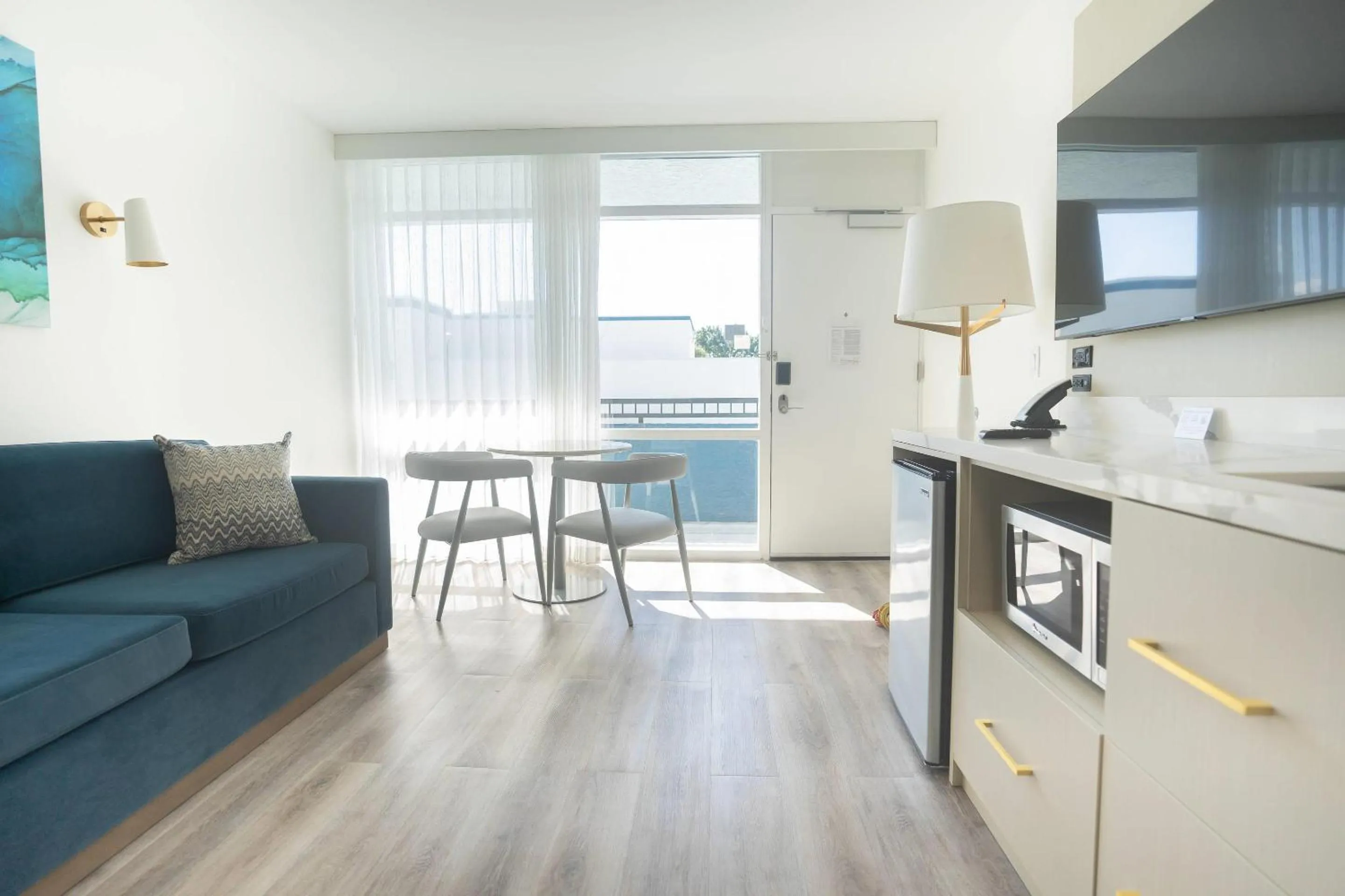 Bedroom in DASKK Orlando Hotel near Universal Blvd, an Ascend Collection Hotel