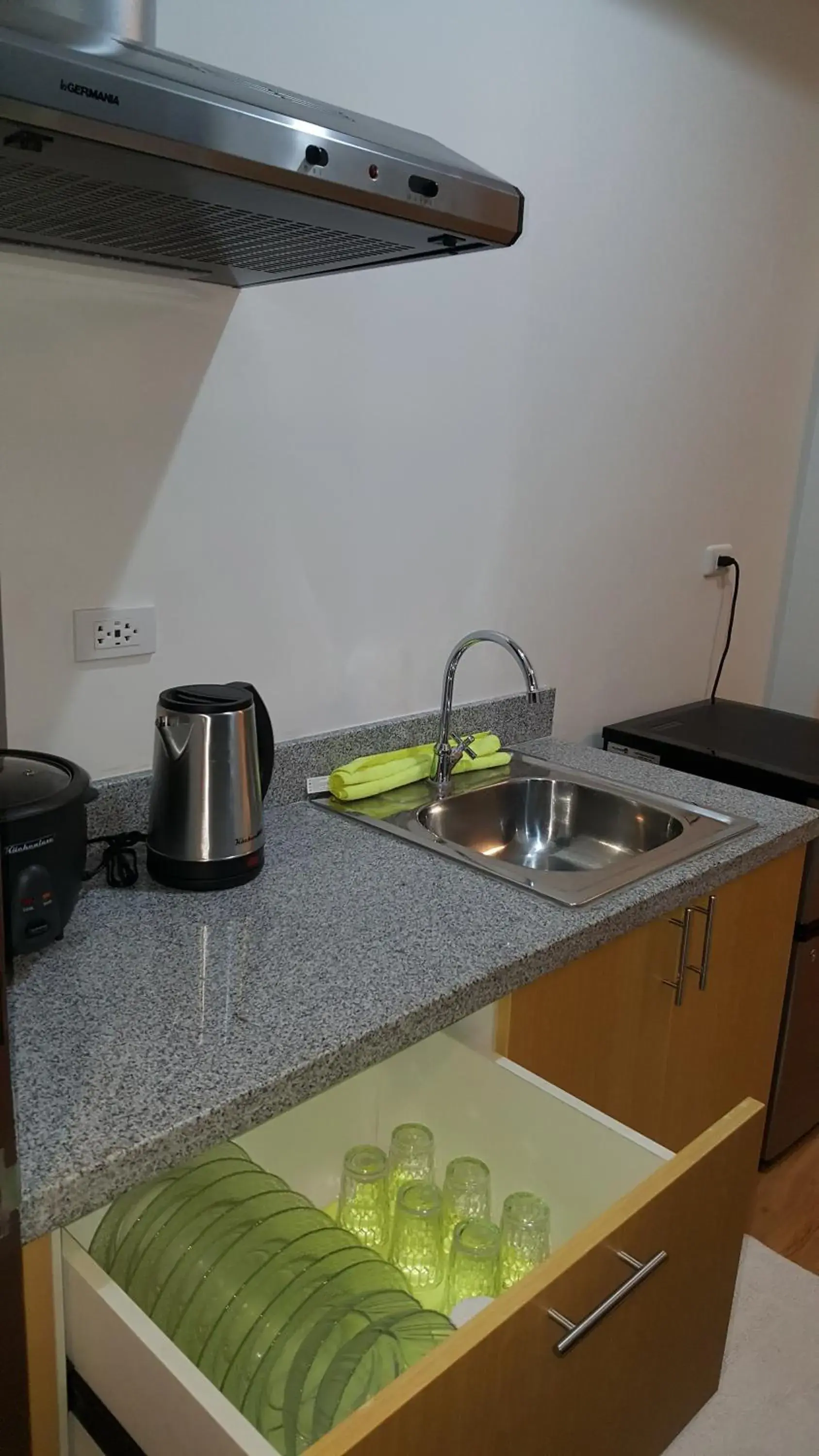 Coffee/tea facilities in Mesaverte Residences AFS Suites Coffee/tea facilities in Mesaverte Residences AFS Suites