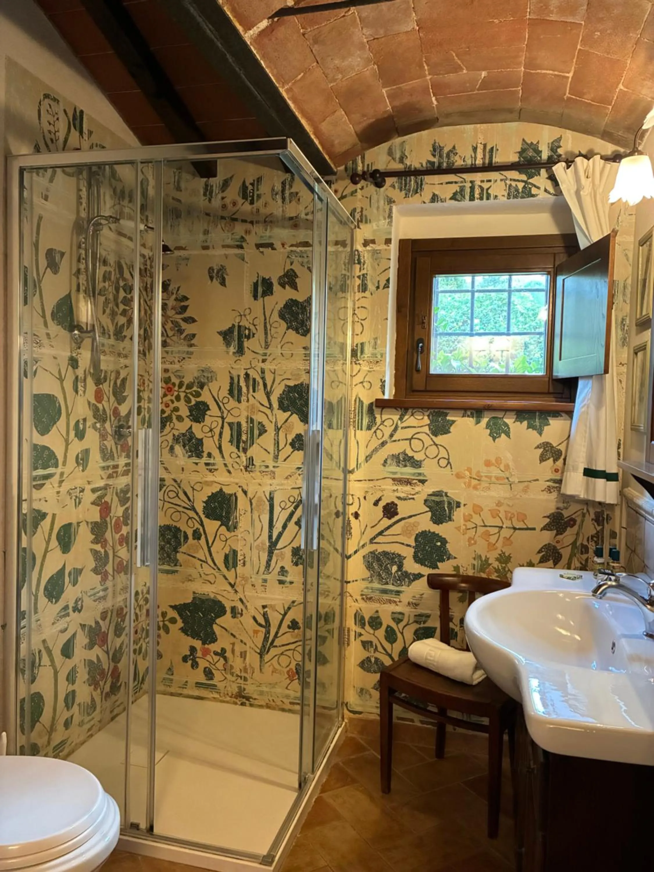 Shower in Borgo San Benedetto