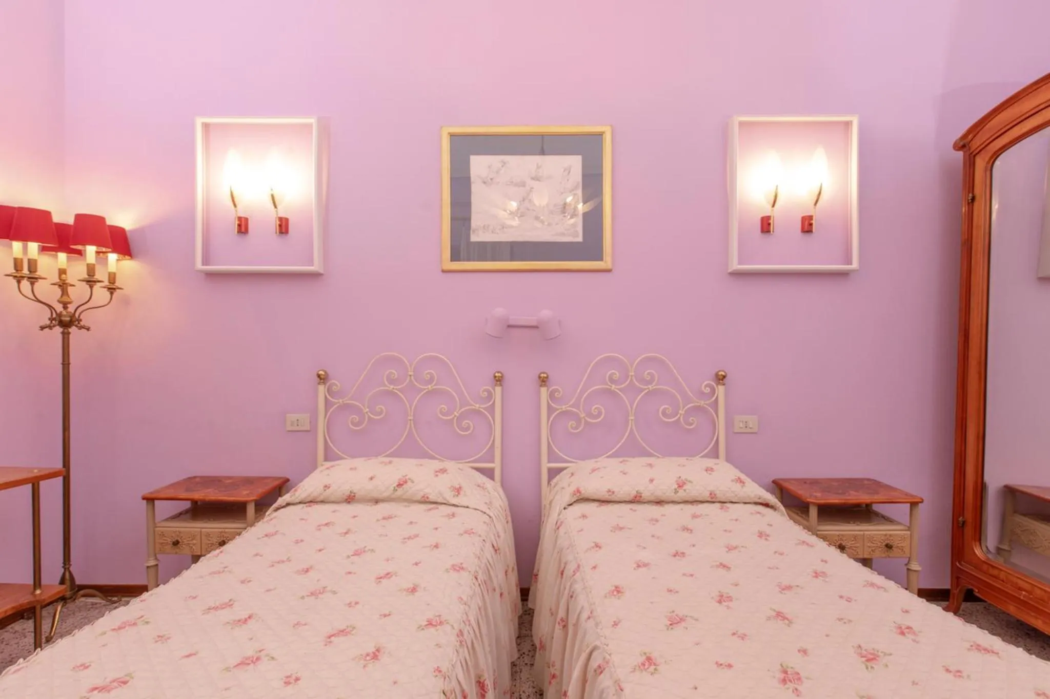 Bed in Albergo La Felicina - Mugello