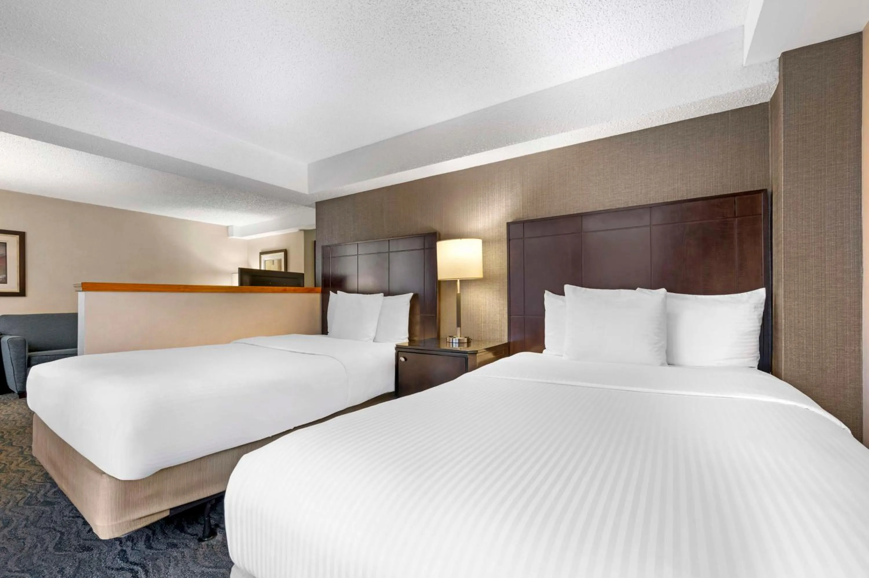 Photo of the whole room, Bed in Best Western Grant Park Hotel