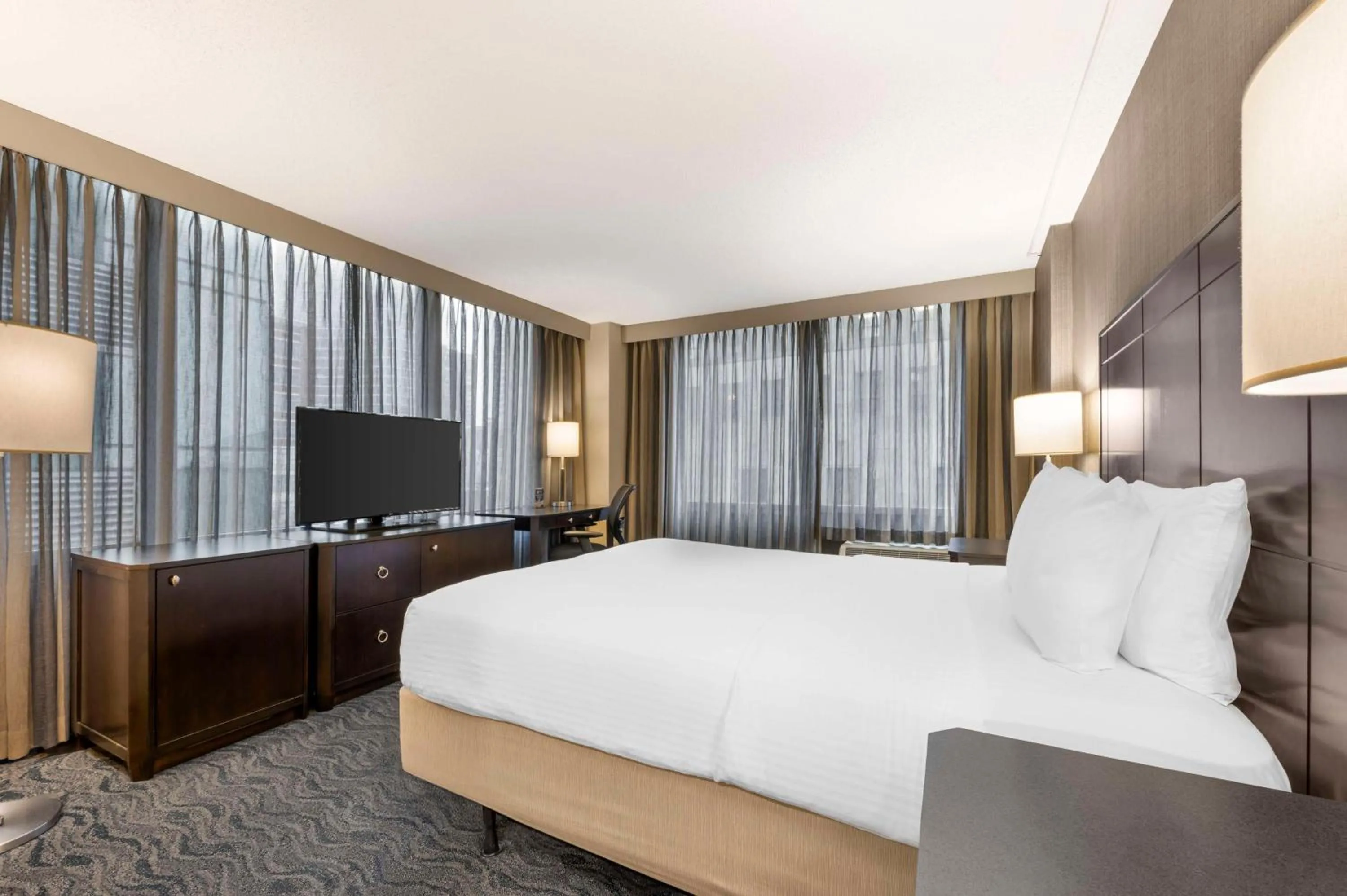 Bedroom, Bed in Best Western Grant Park Hotel