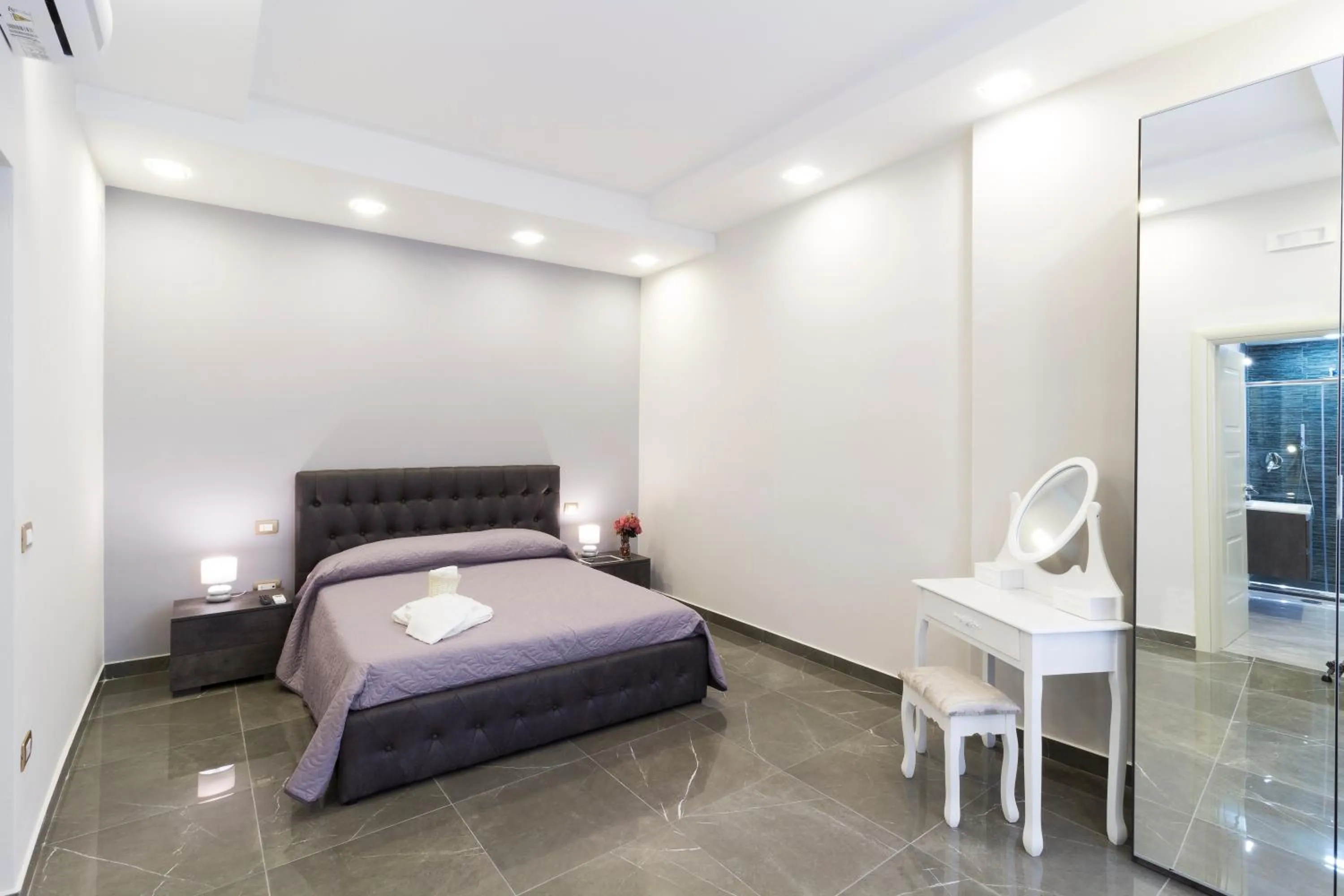 Bed in Porto Rooms & Suite