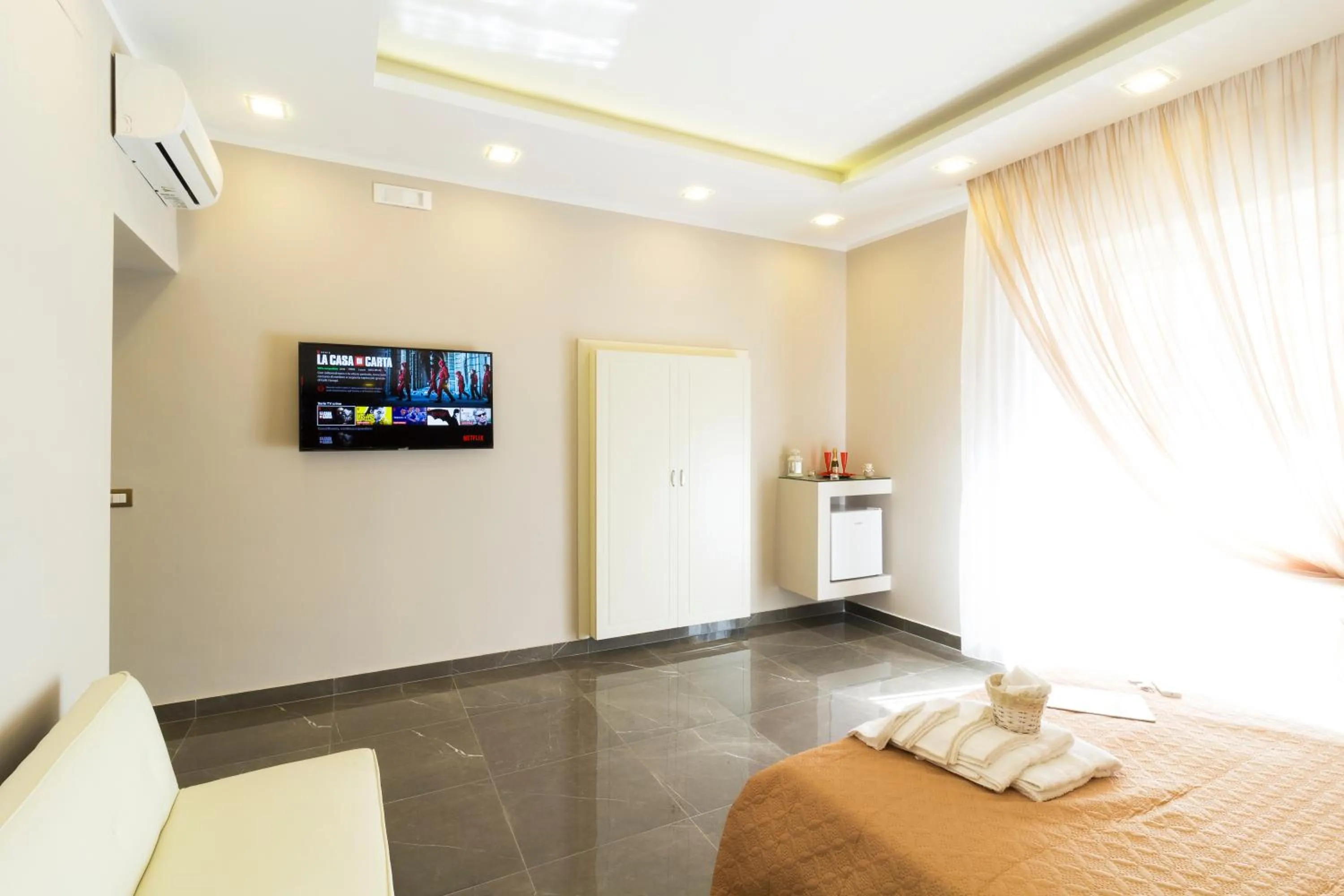 Bedroom, Bed in Porto Rooms & Suite