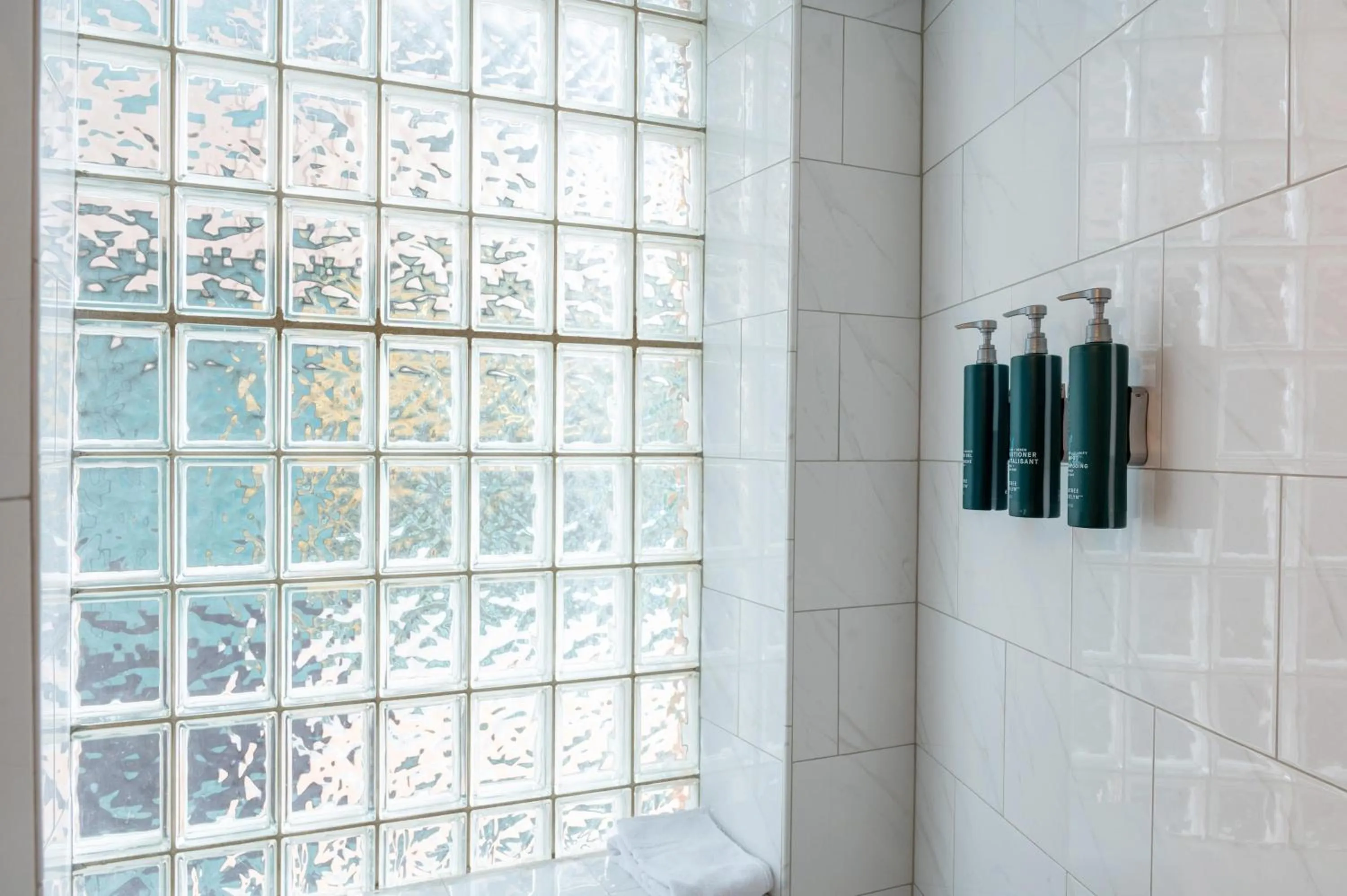 Bathroom in Hilton Orrington/Evanston