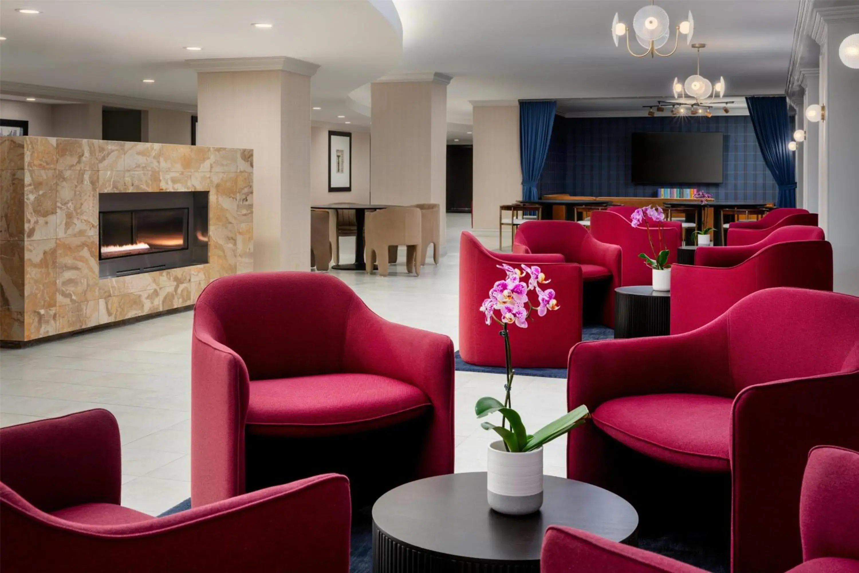 Lobby or reception in Hilton Orrington/Evanston Lobby or reception in Hilton Orrington/Evanston