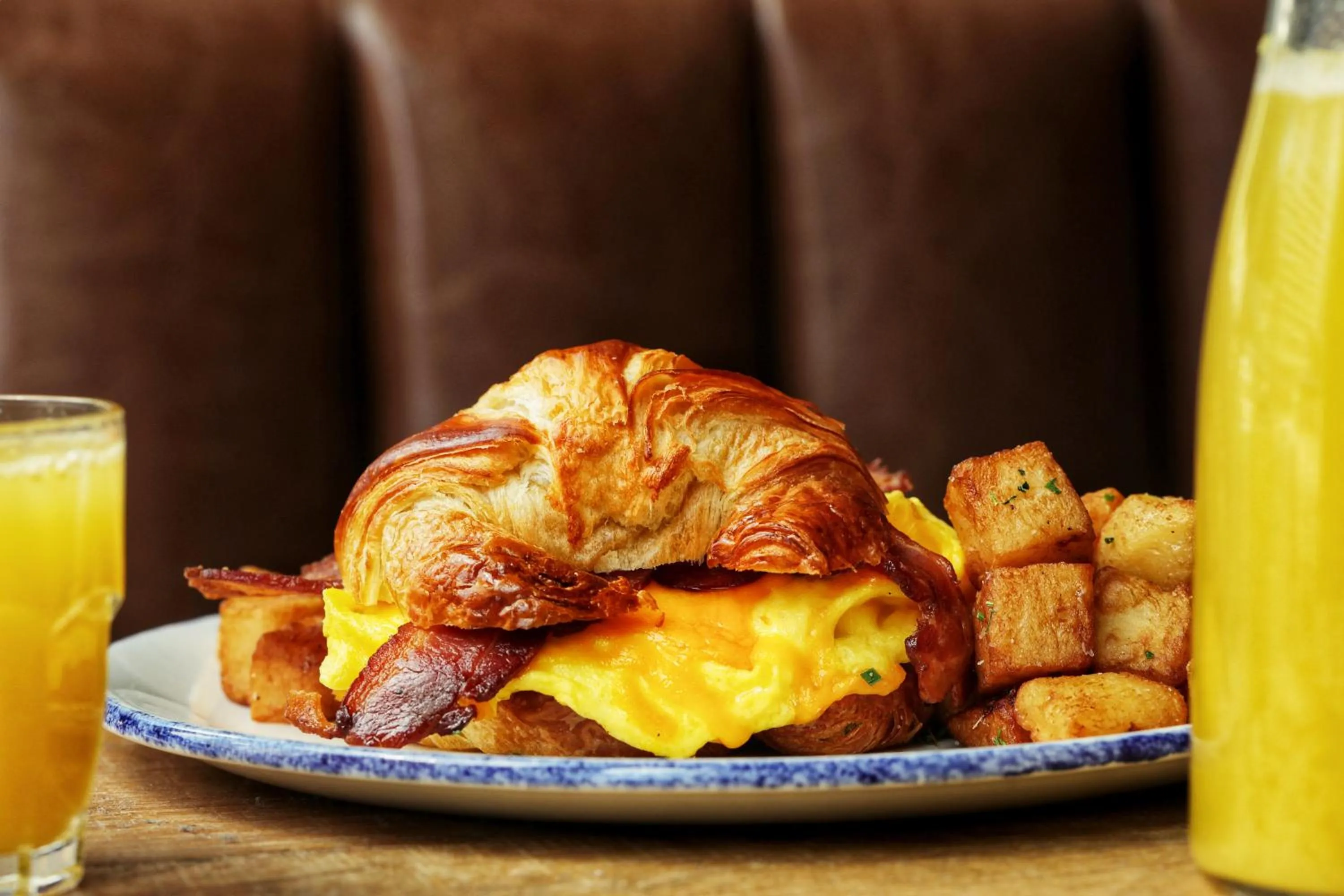 Restaurant/places to eat in Hilton Orrington/Evanston