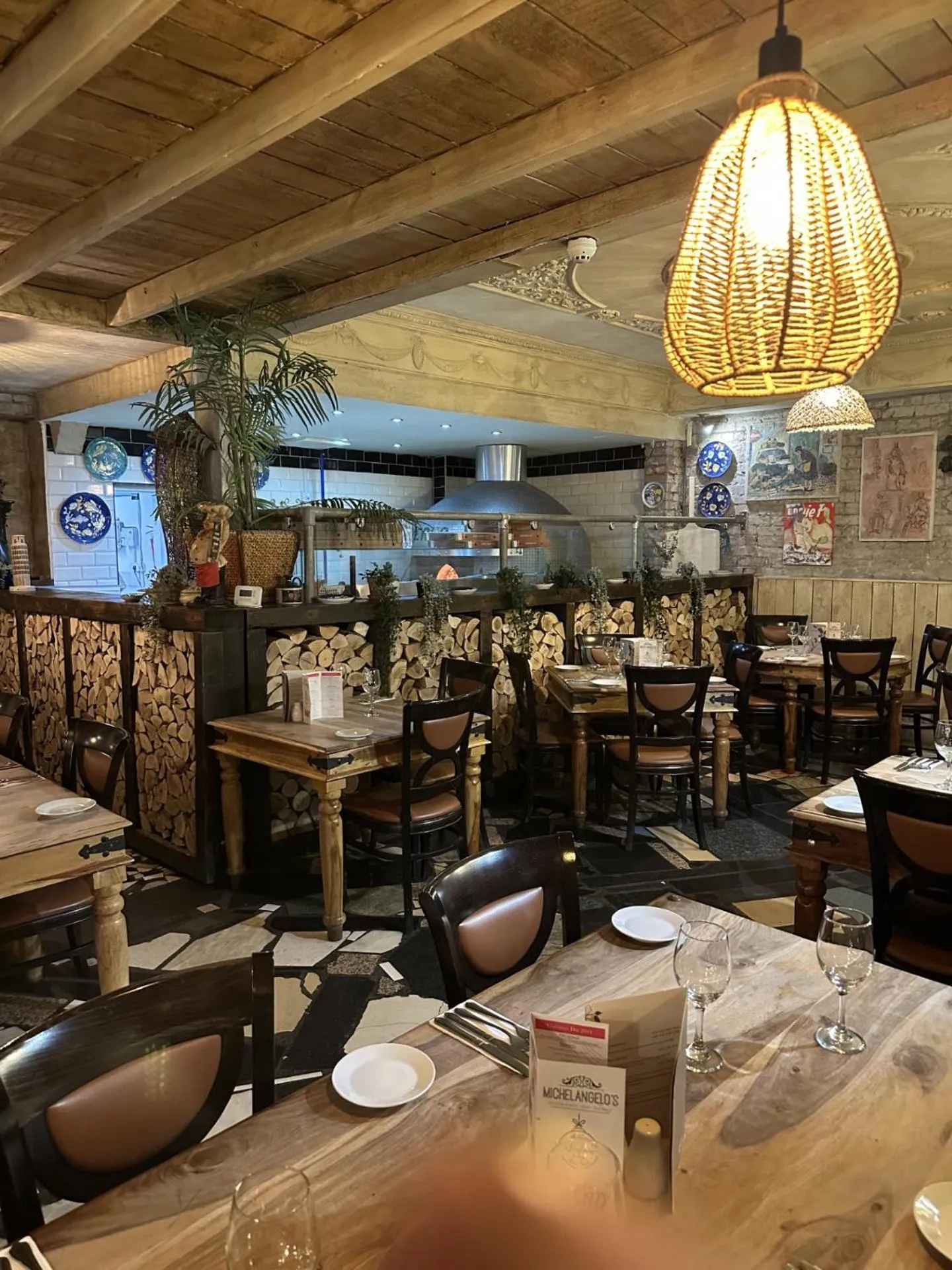 Michelangelos - Rooms, Restaurant & Bar