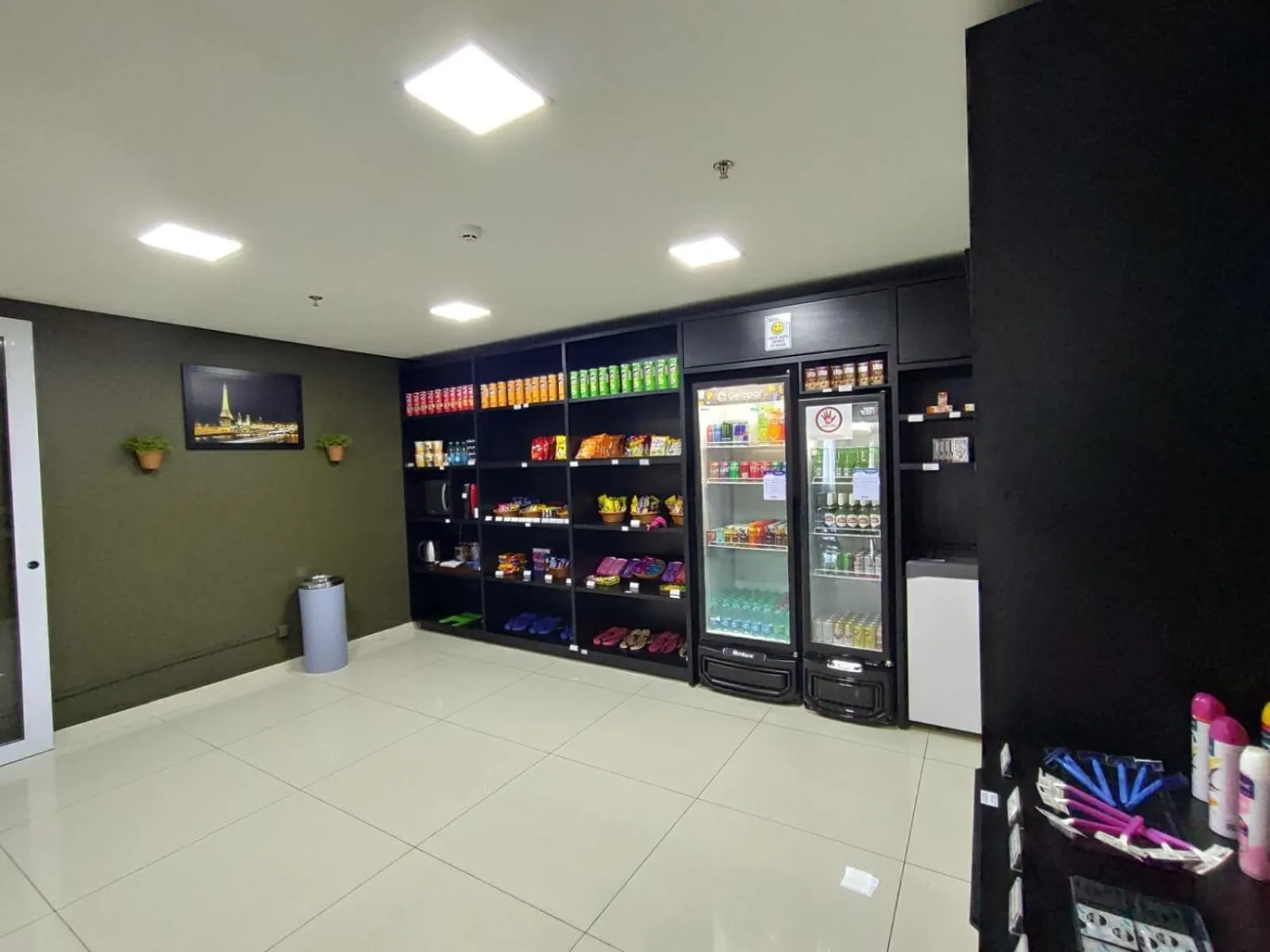 Food and drinks in Nobile Inn London Anápolis