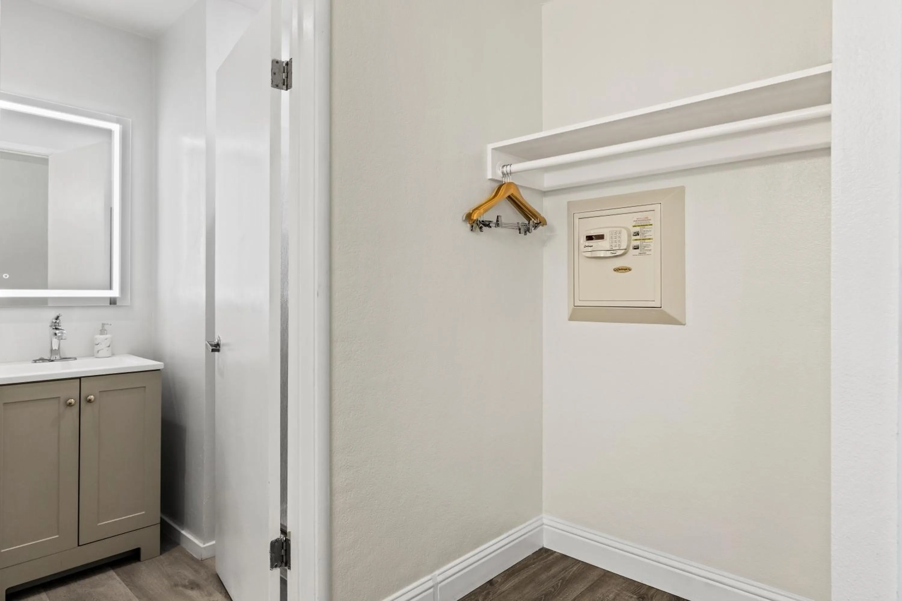 wardrobe in Marina Village Inn