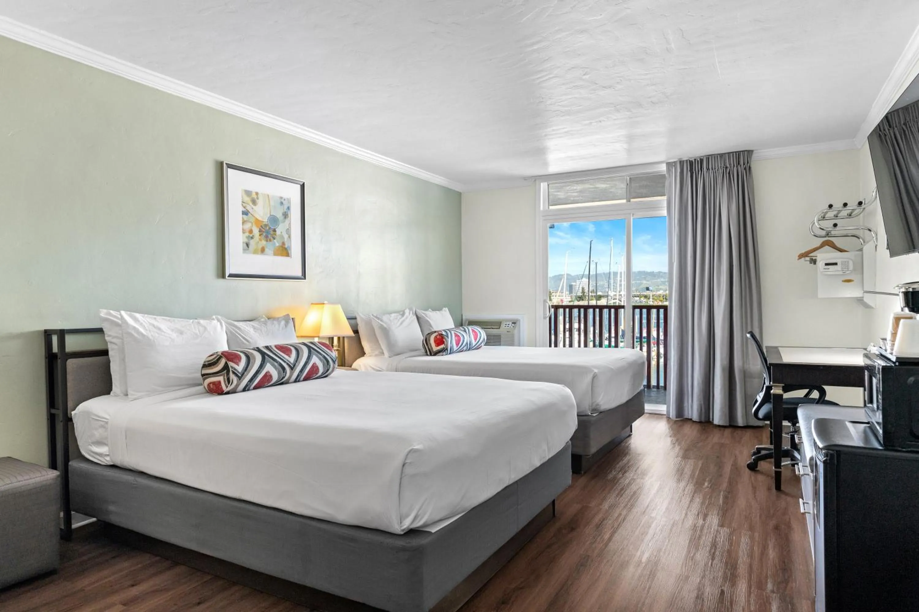 Photo of the whole room, Bed in Marina Village Inn