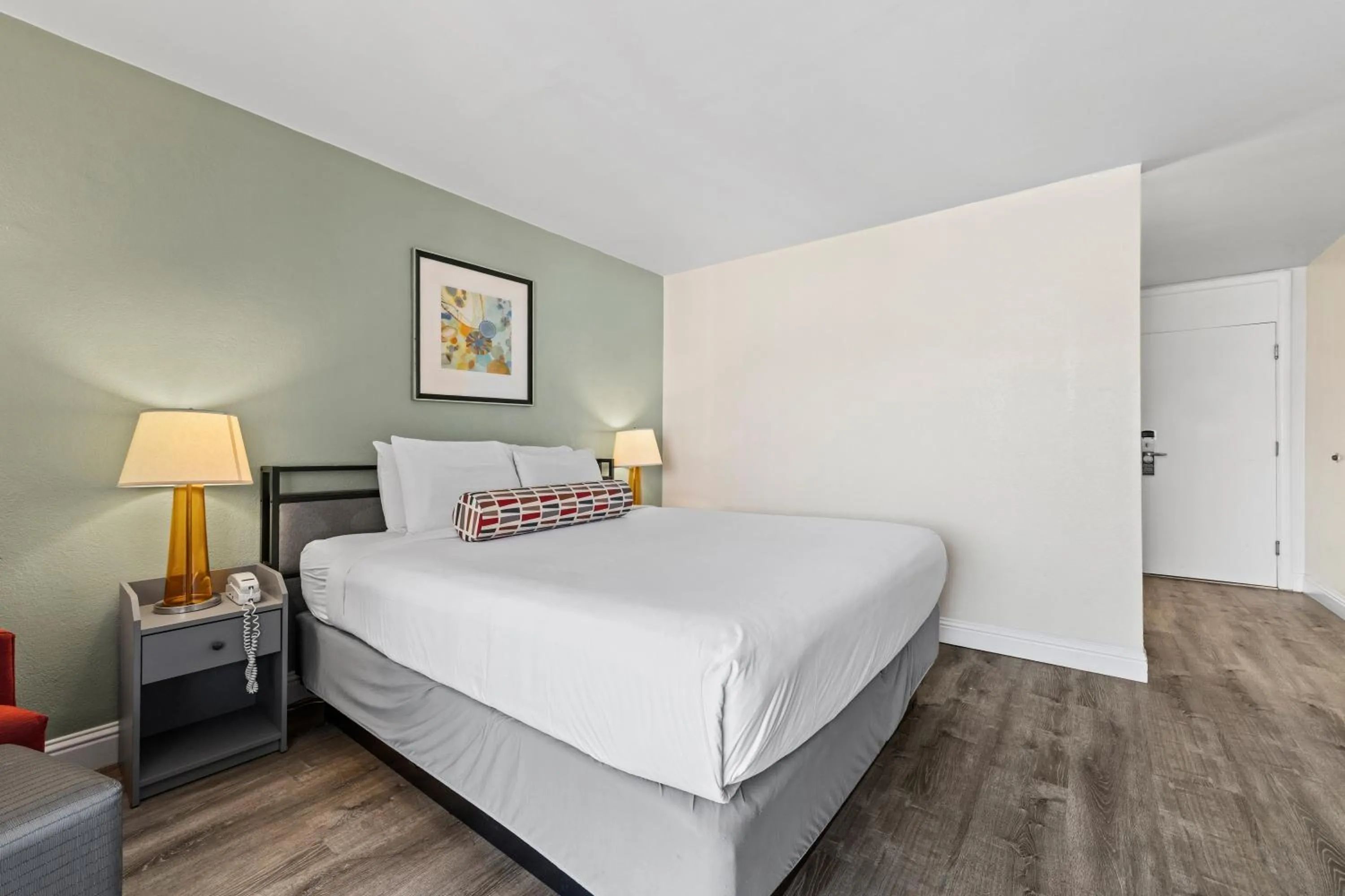 Bedroom, Bed in Marina Village Inn