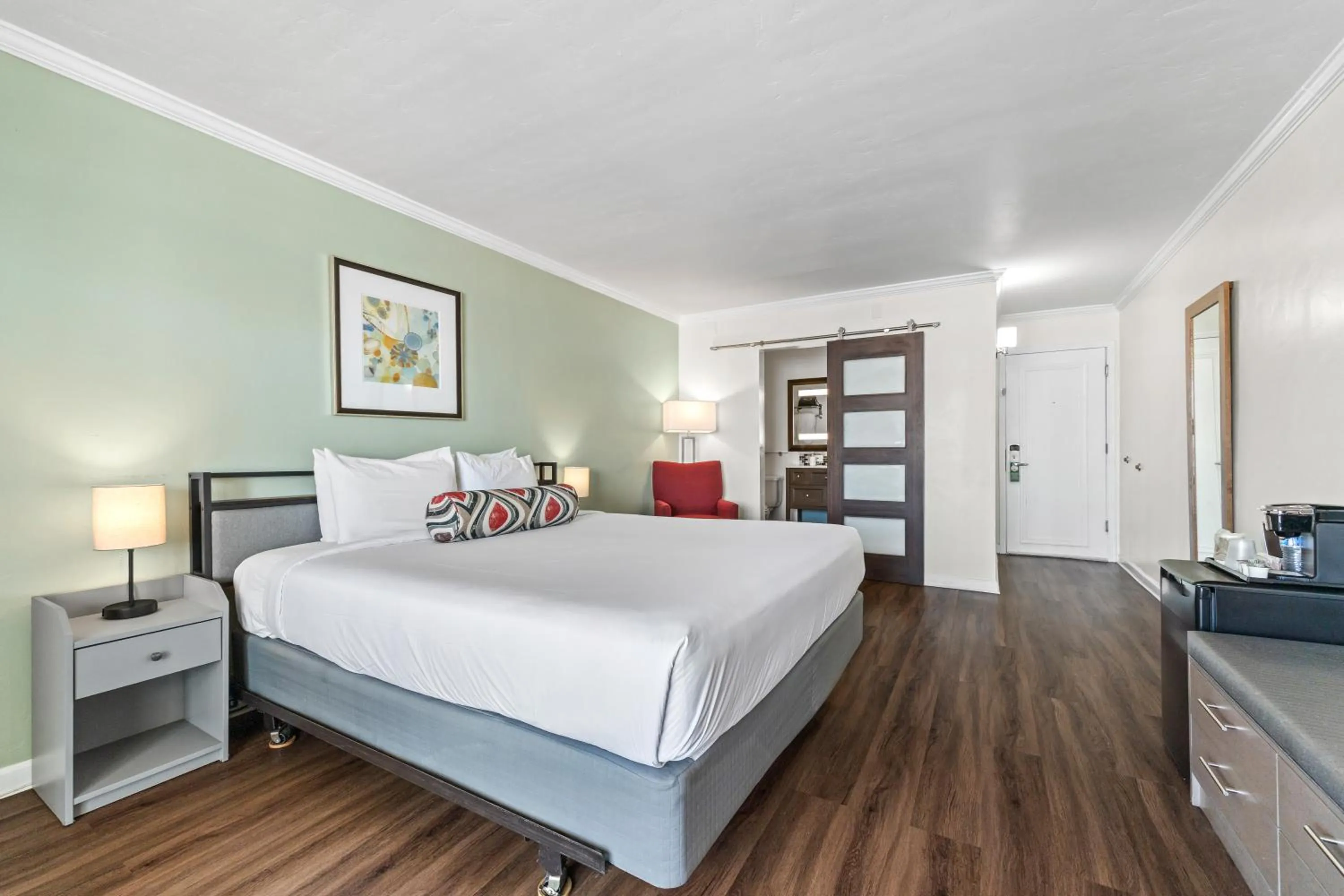 Photo of the whole room, Bed in Marina Village Inn