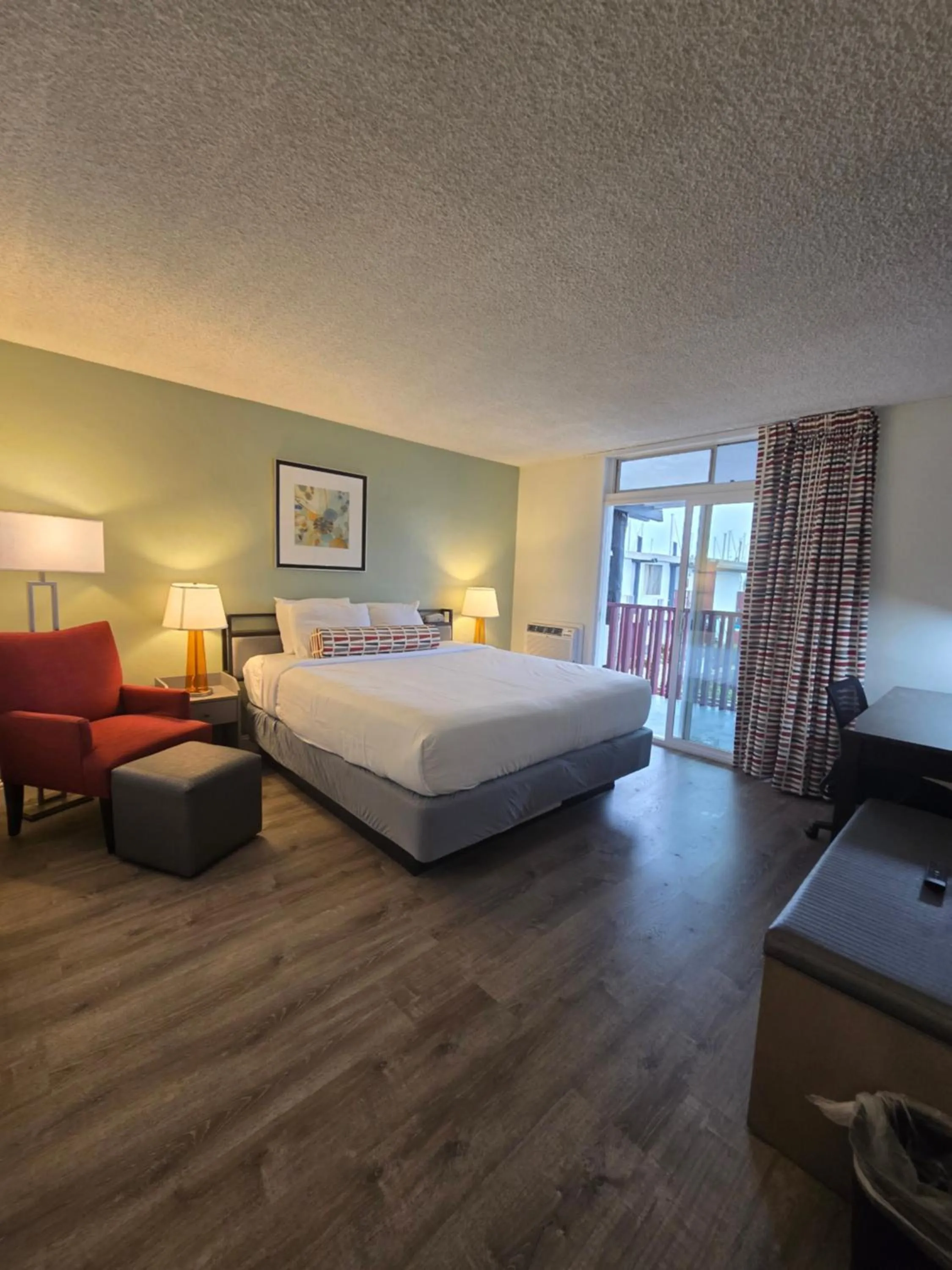 Bed in Marina Village Inn