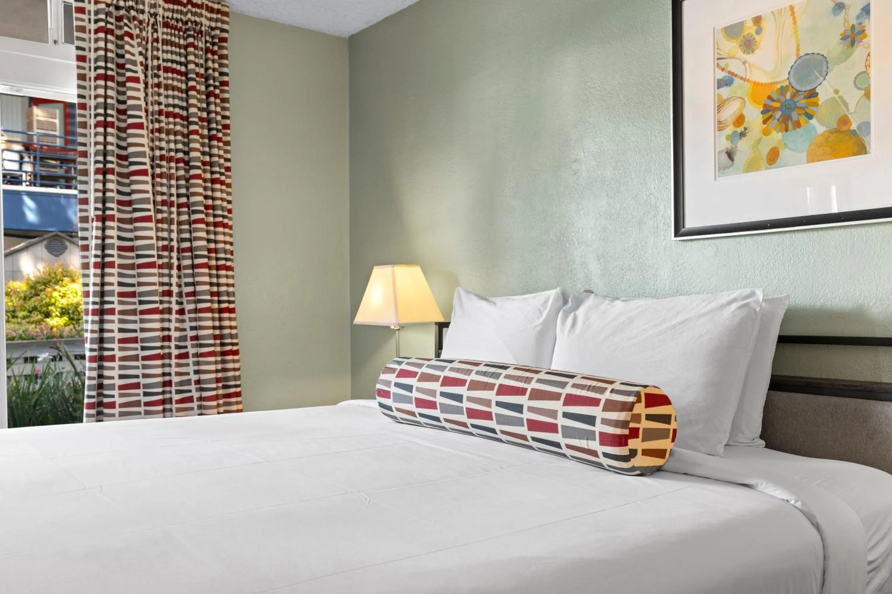 Bedroom, Bed in Marina Village Inn