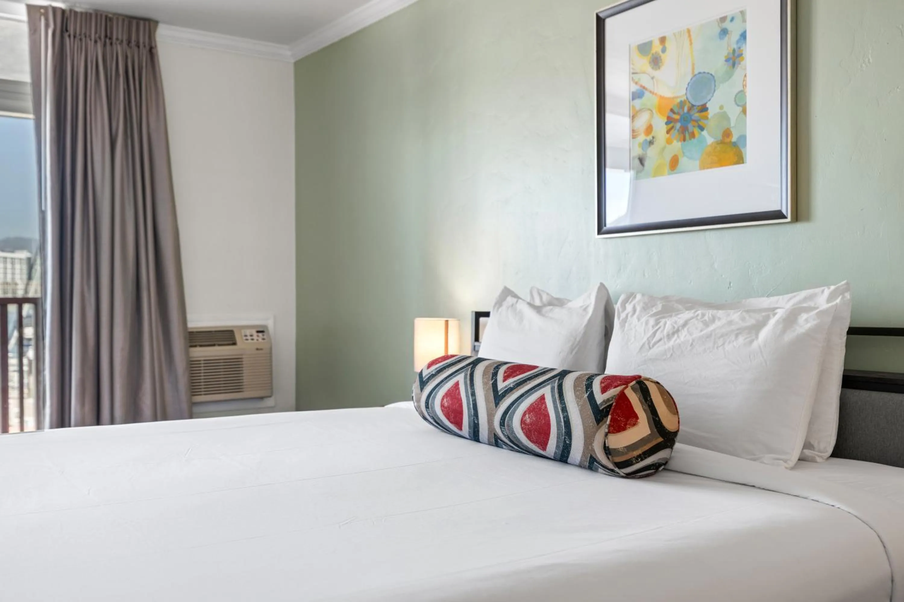 Bed in Marina Village Inn