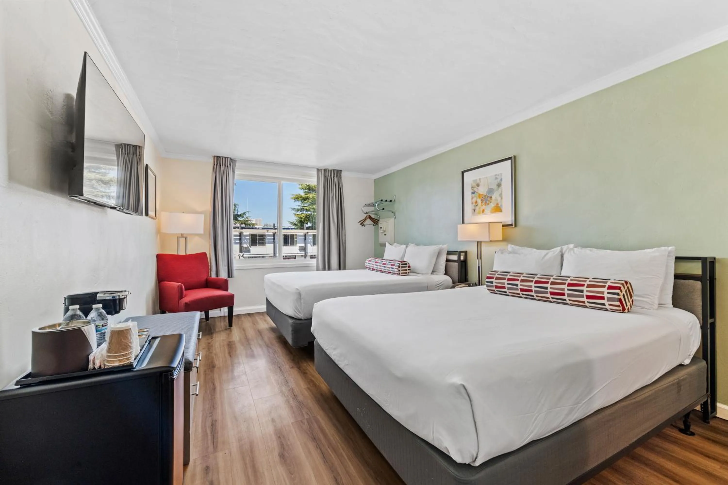 Photo of the whole room, Bed in Marina Village Inn