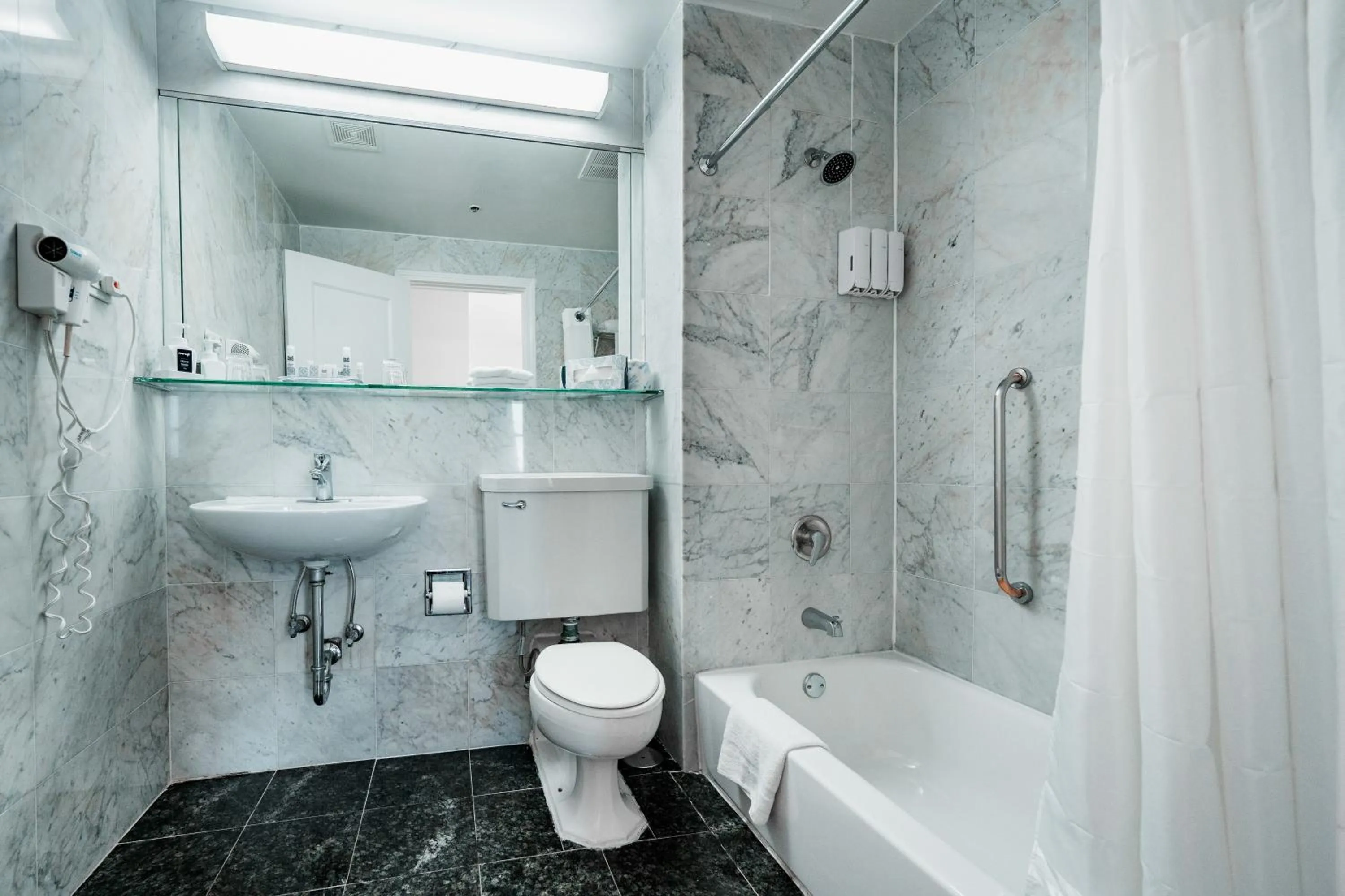 Shower in Congress Plaza Hotel Chicago