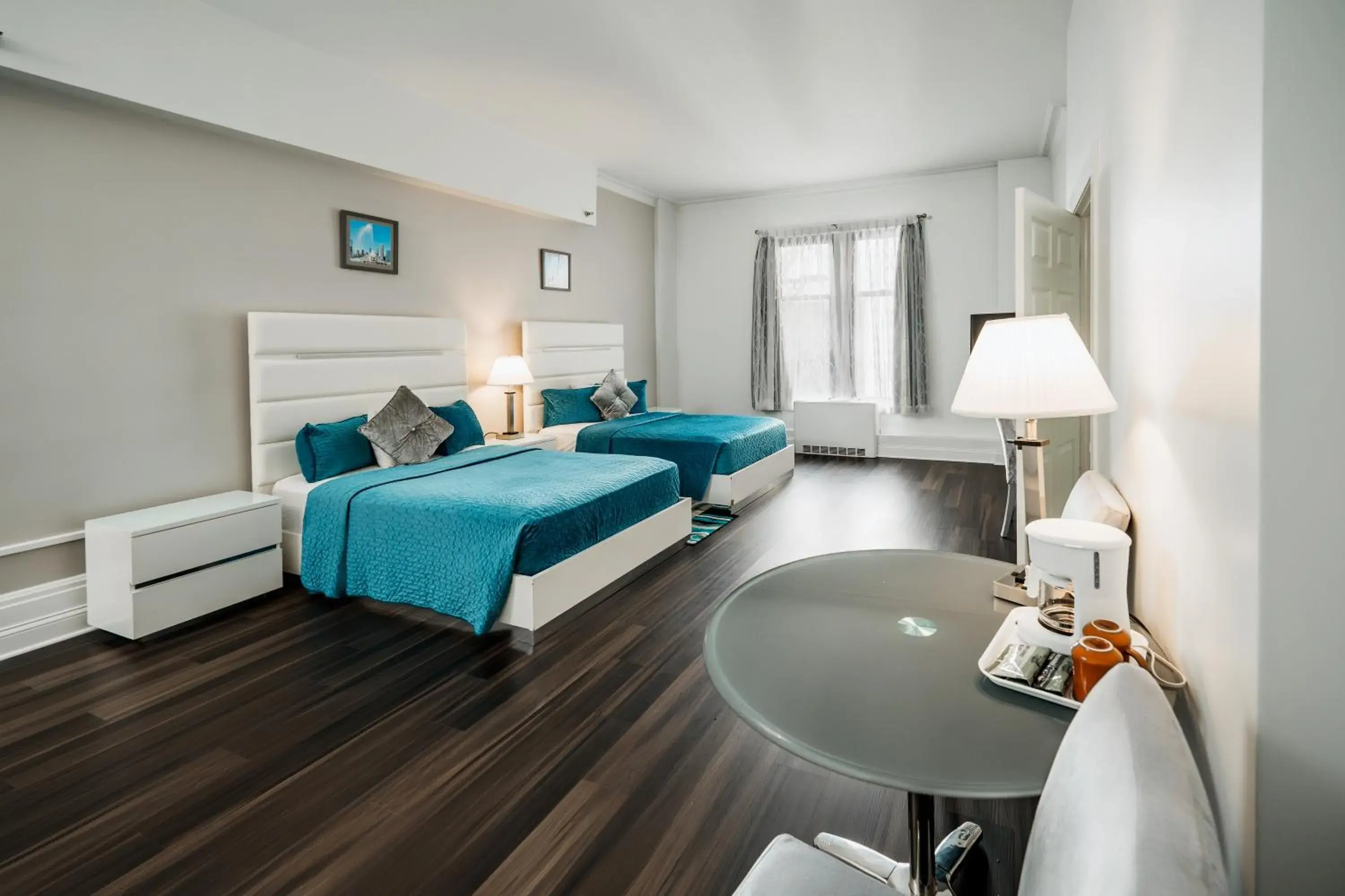 Double Room with Two Double Beds - Disability Access in Congress Plaza Hotel Chicago Double Room with Two Double Beds - Disability Access in Congress Plaza Hotel Chicago