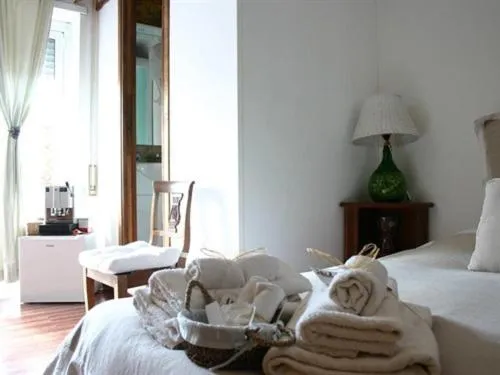 Bedroom, Bed in Le Fate Apartments