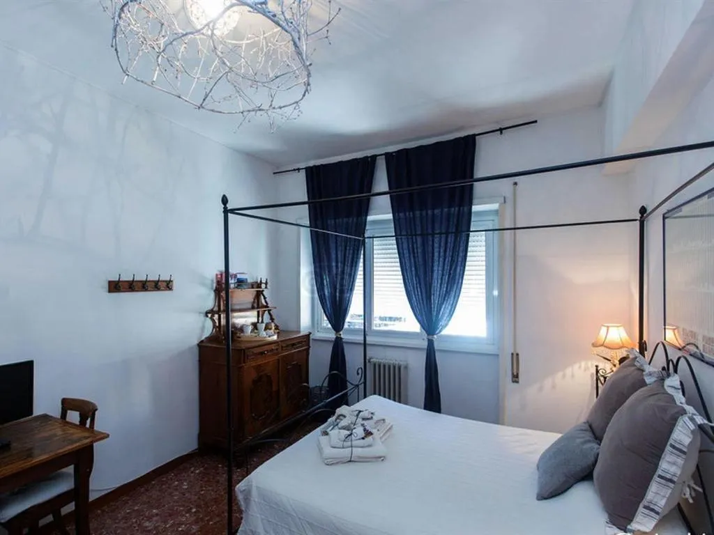 Bedroom, Bed in Le Fate Apartments