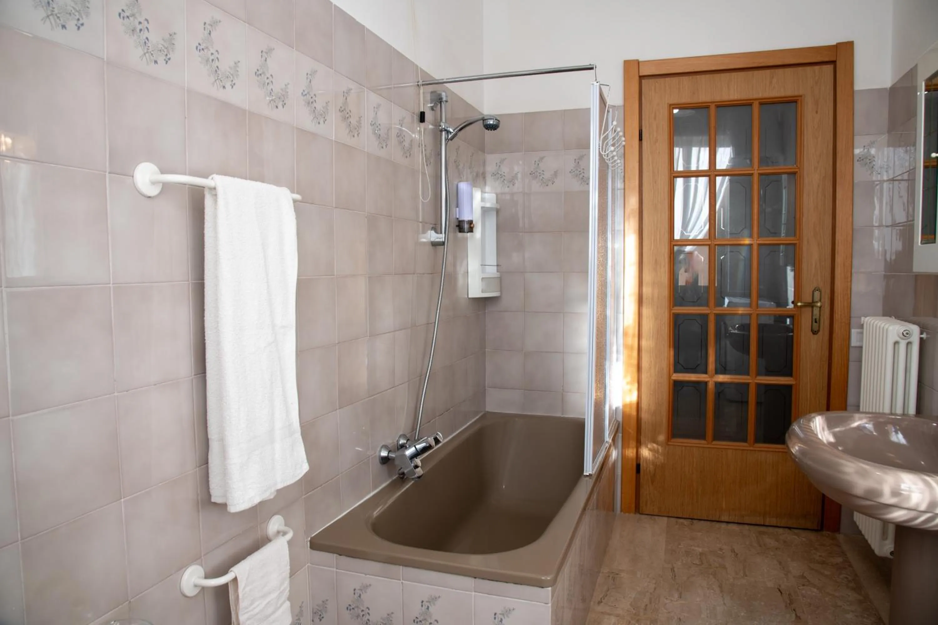 Shower in affittacamere S'Ortensia