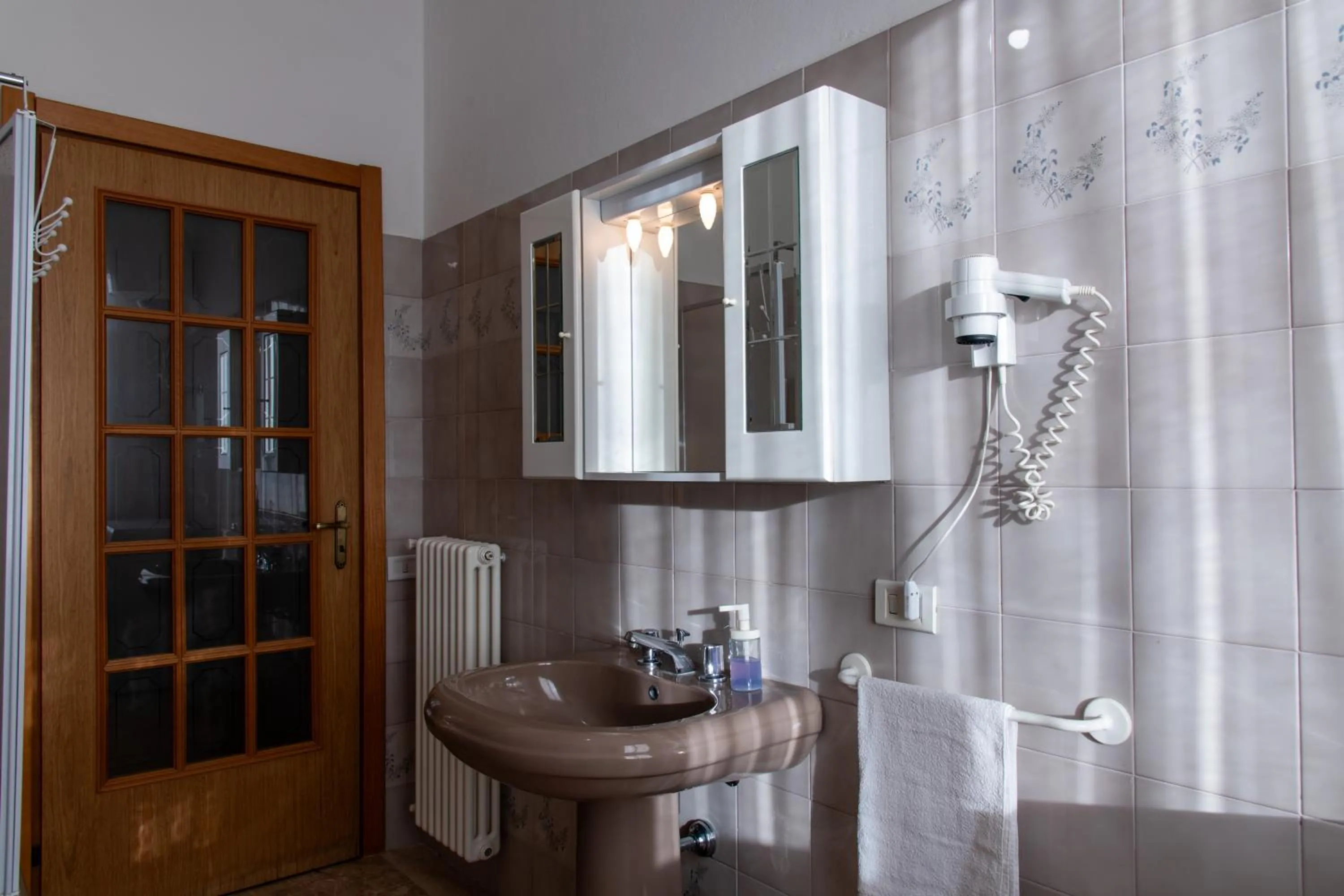 Shower in affittacamere S'Ortensia