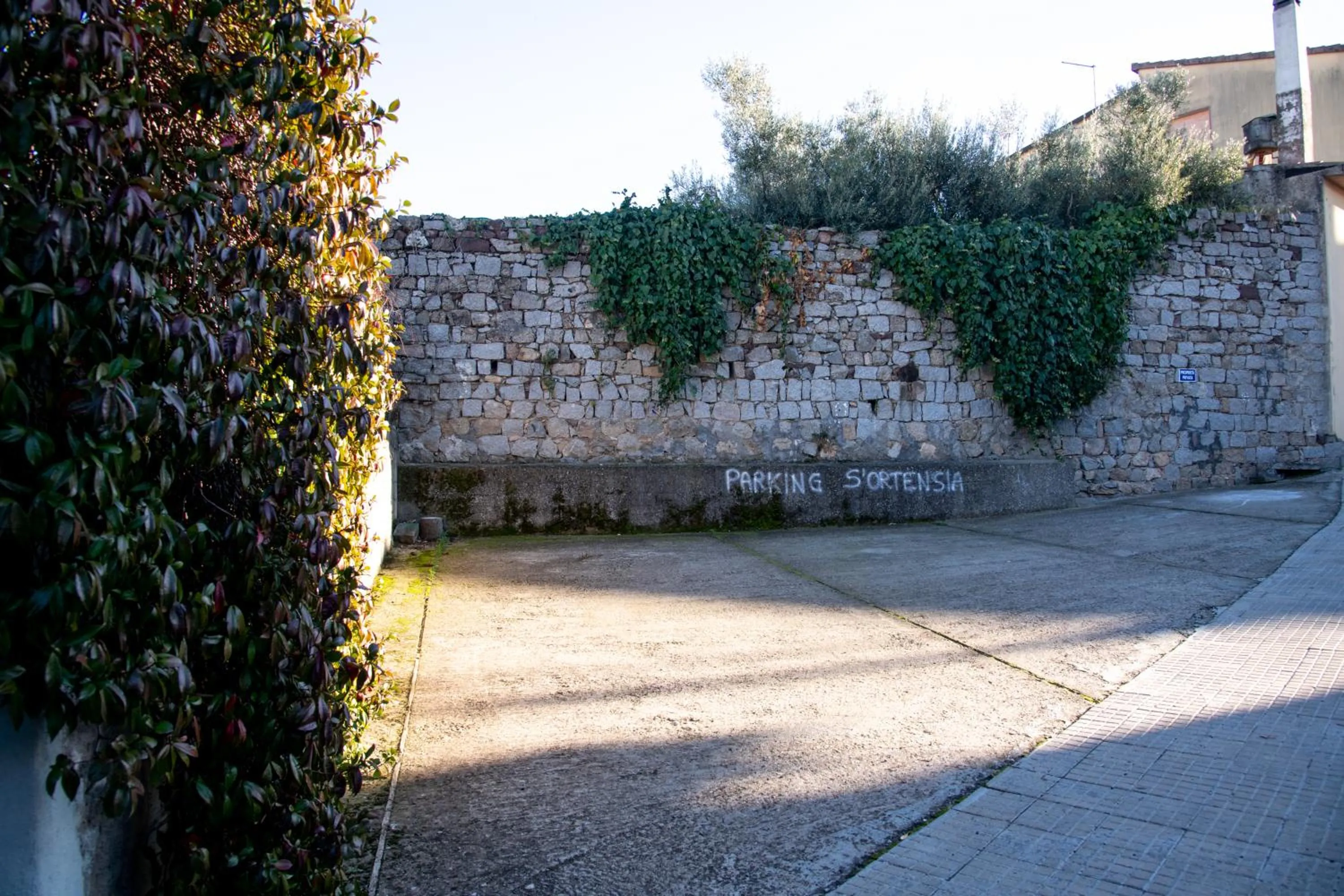 Parking in affittacamere S'Ortensia