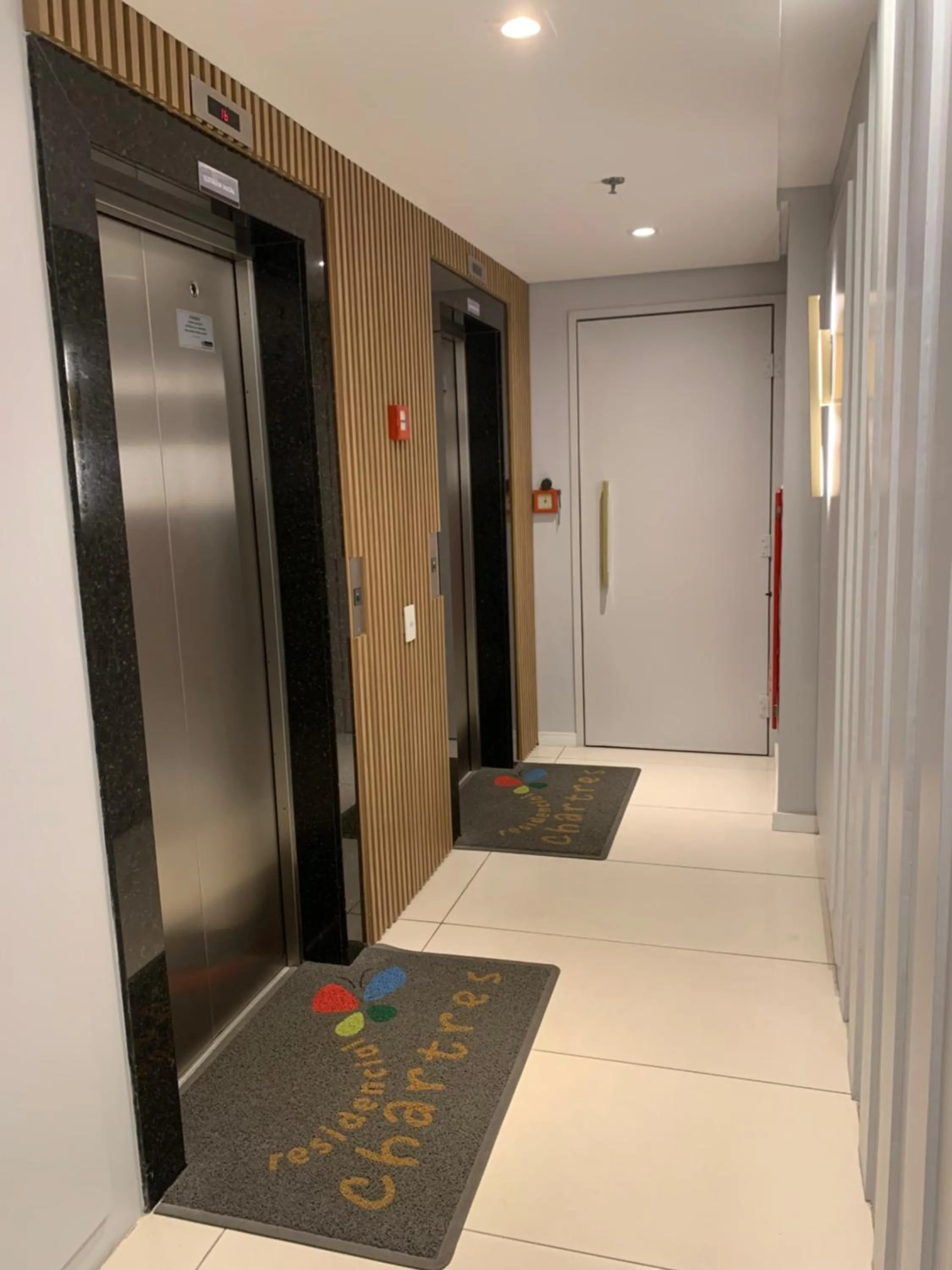 elevator in Chartres Charming Residence