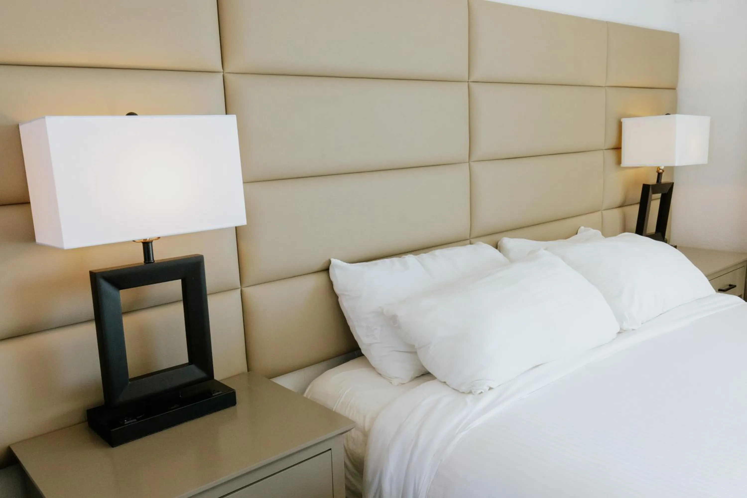 Bed in Surfer Beach Hotel