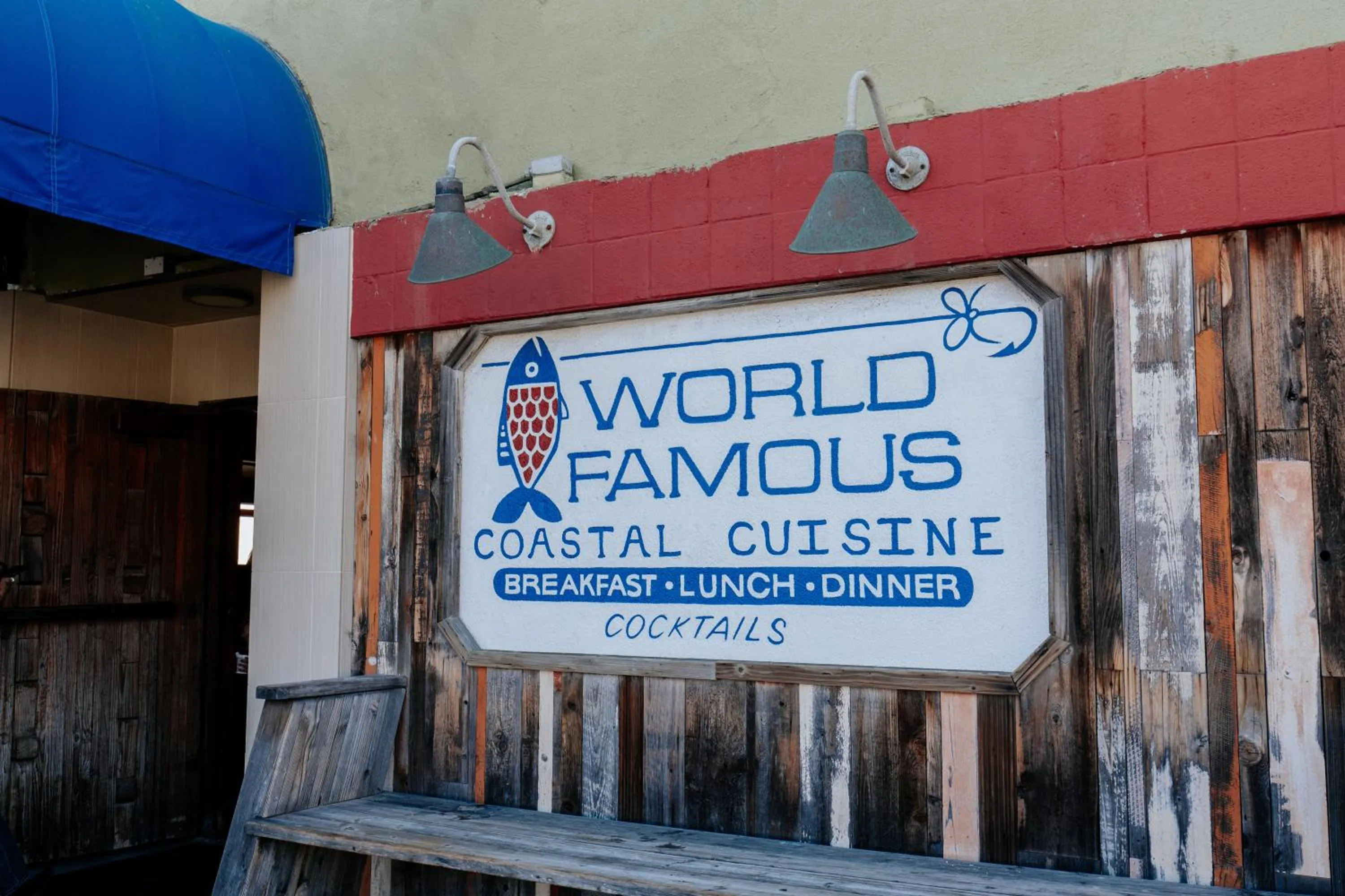 Restaurant/places to eat in Surfer Beach Hotel