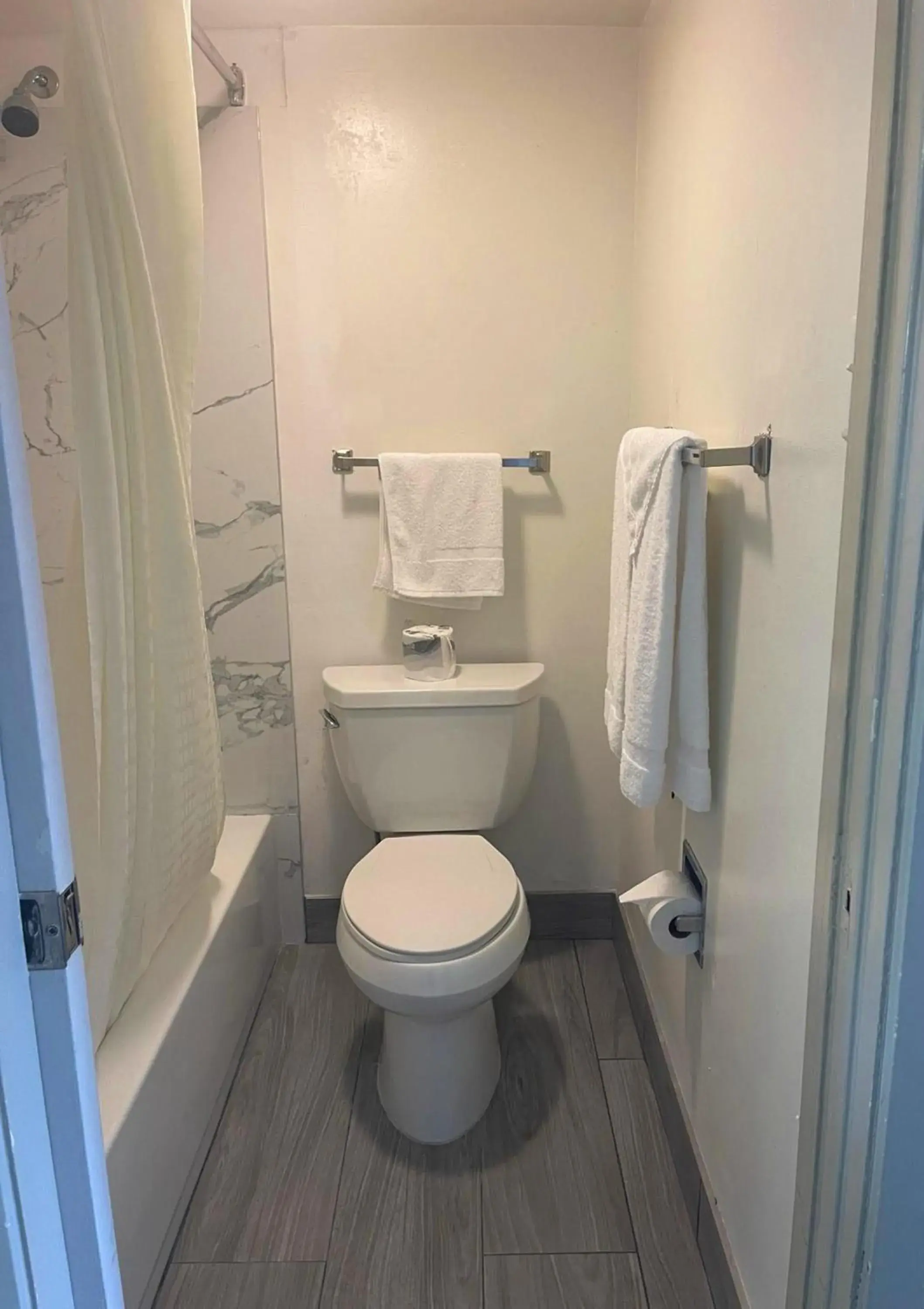 Travelodge by Wyndham San Francisco Airport North Travelodge by Wyndham San Francisco Airport North