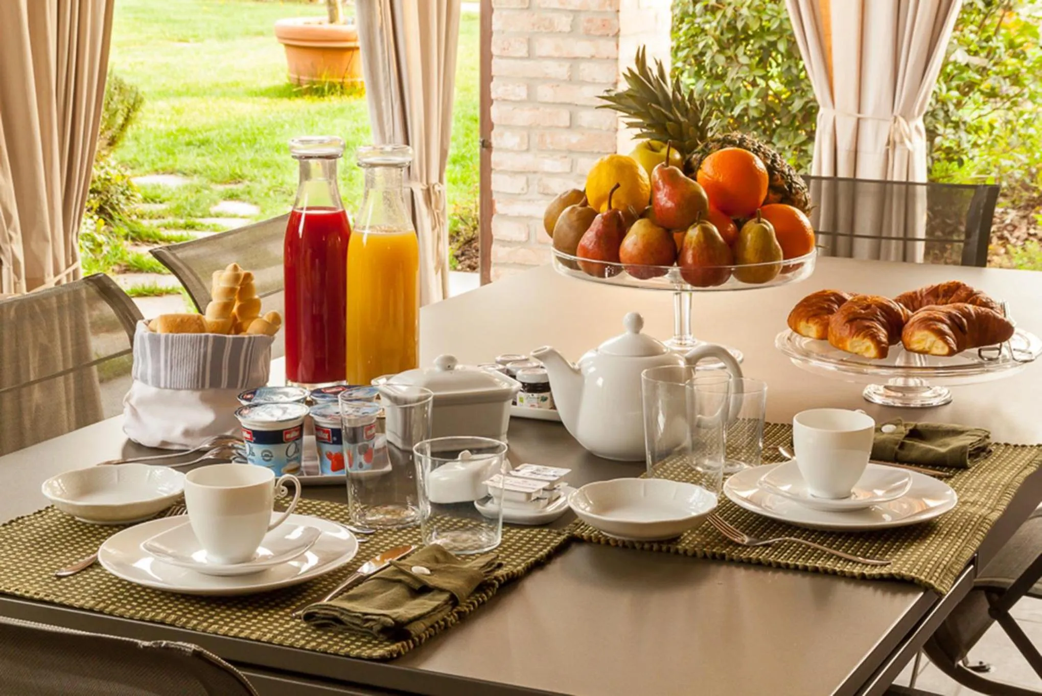 Buffet breakfast in B&B a Ca' Minore Franciacorta