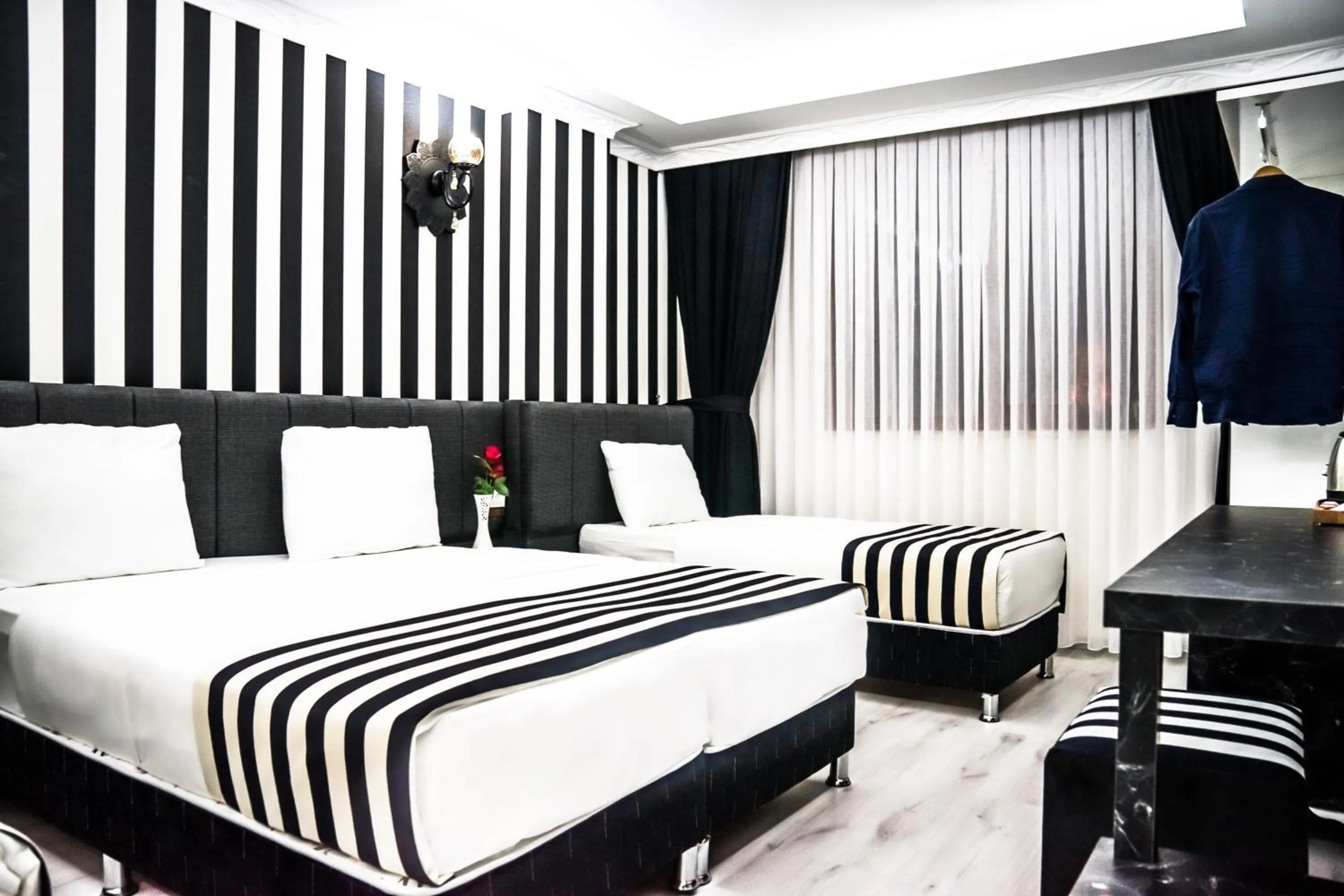 Bed in Cnr İnci Hotel