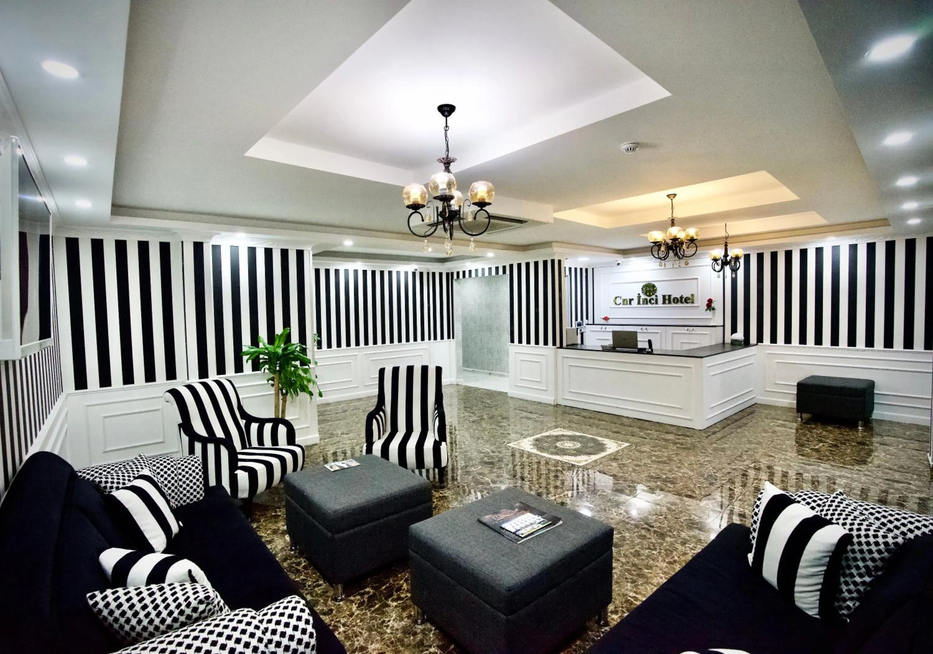 Nightclub / DJ in Cnr İnci Hotel