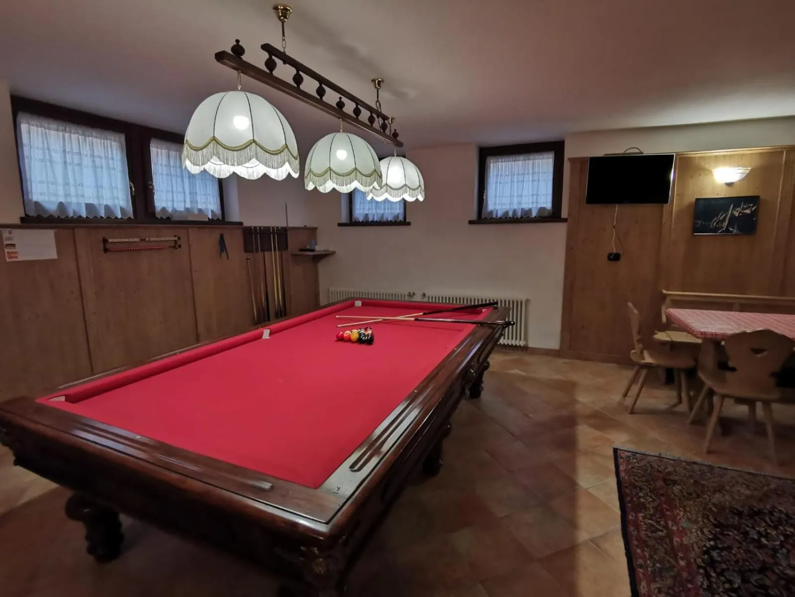 Billiard in Bed & Breakfast Paradiso
