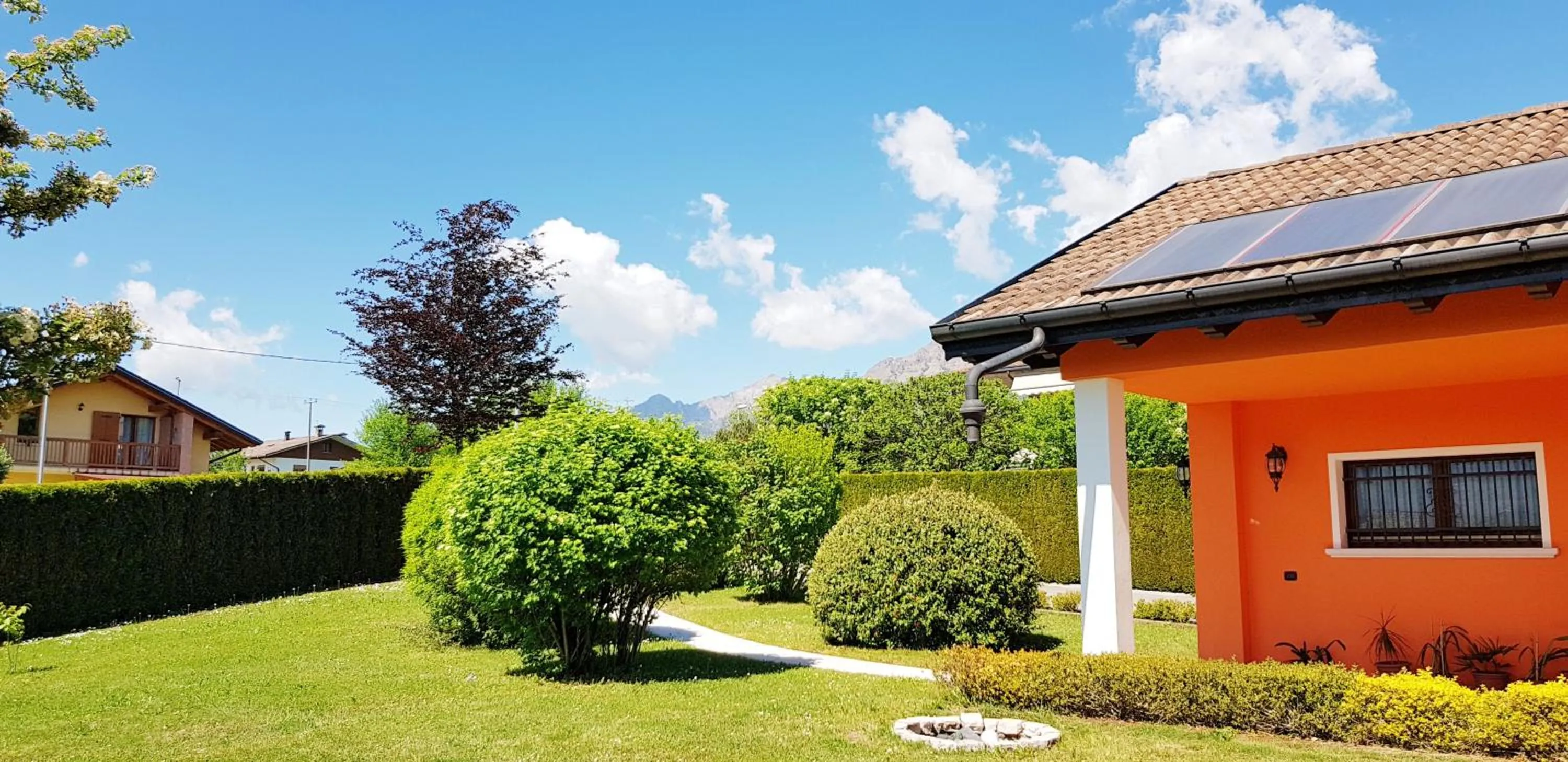 Garden view in Bed & Breakfast Paradiso