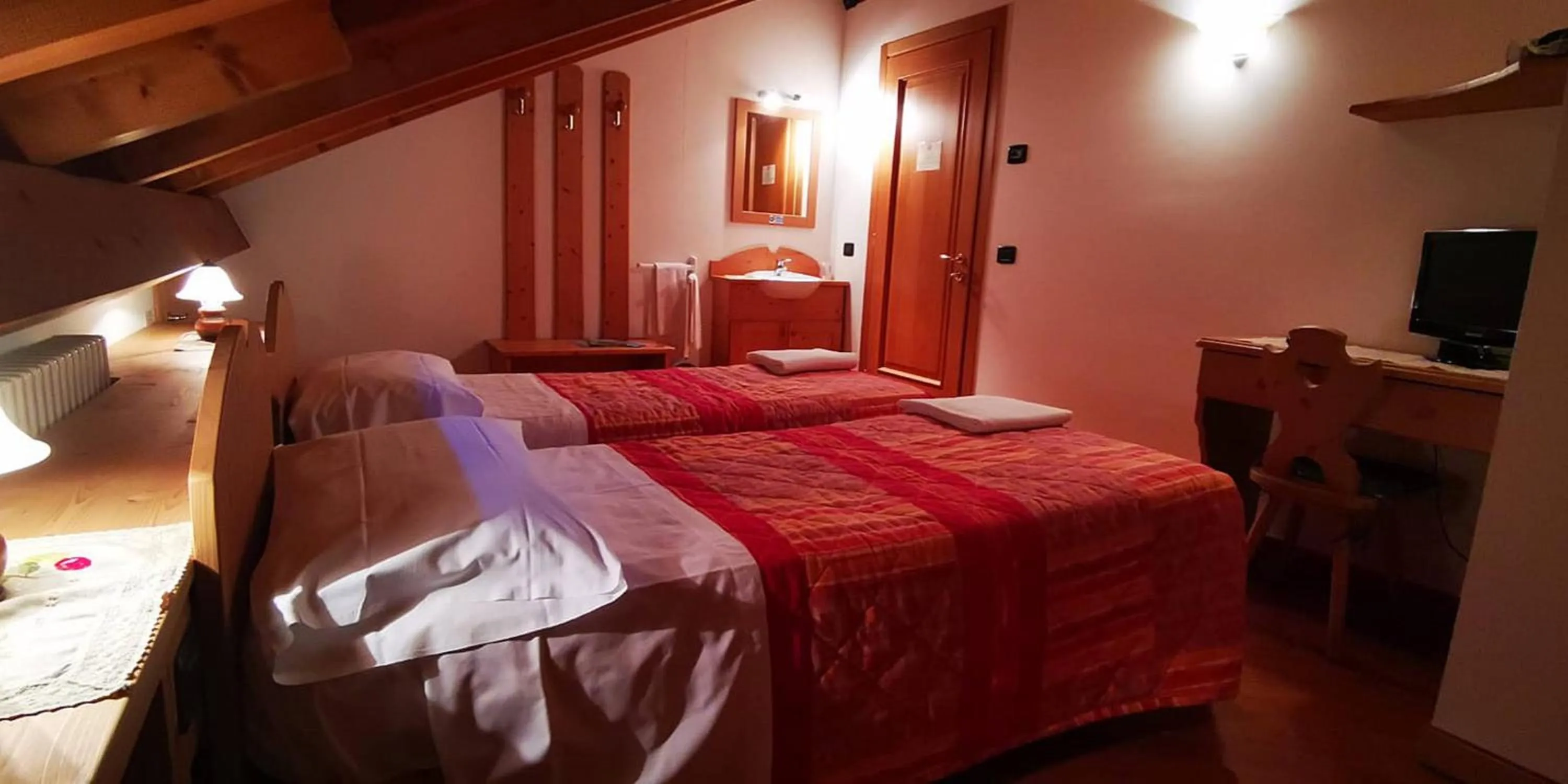 Bedroom, Bed in Bed & Breakfast Paradiso