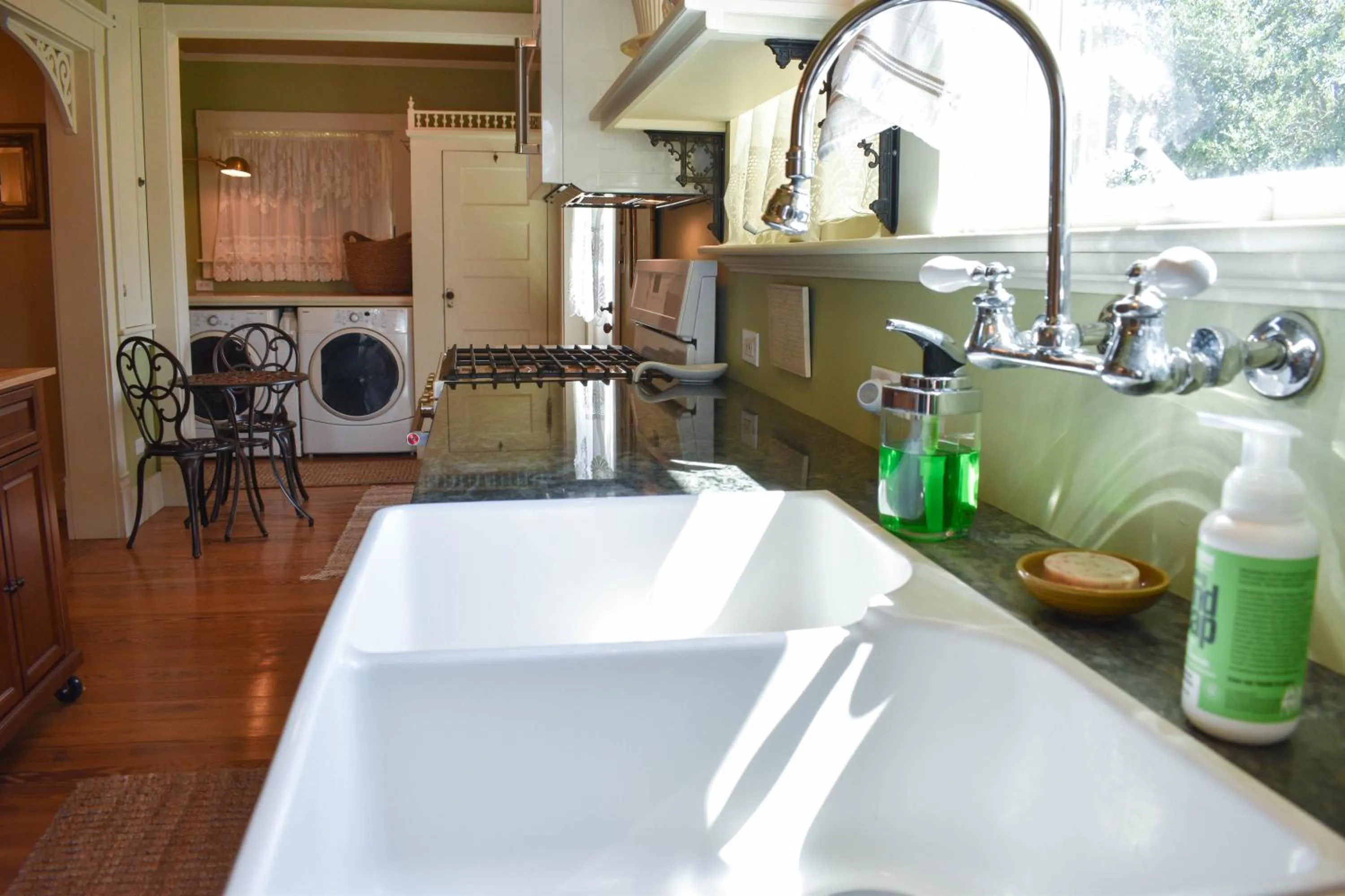 Kitchen or kitchenette in Das Meyer Haus - Luxe Victorian