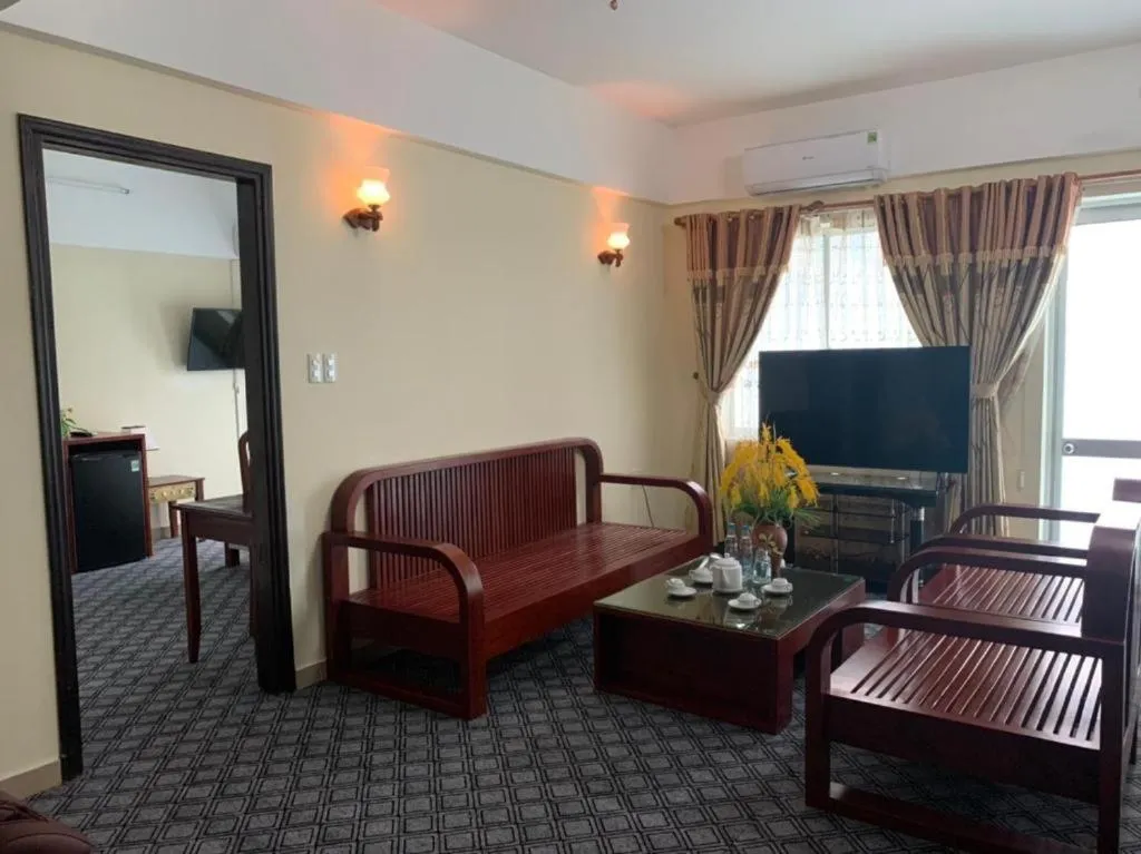 AD 41 Hotel Huế CS2