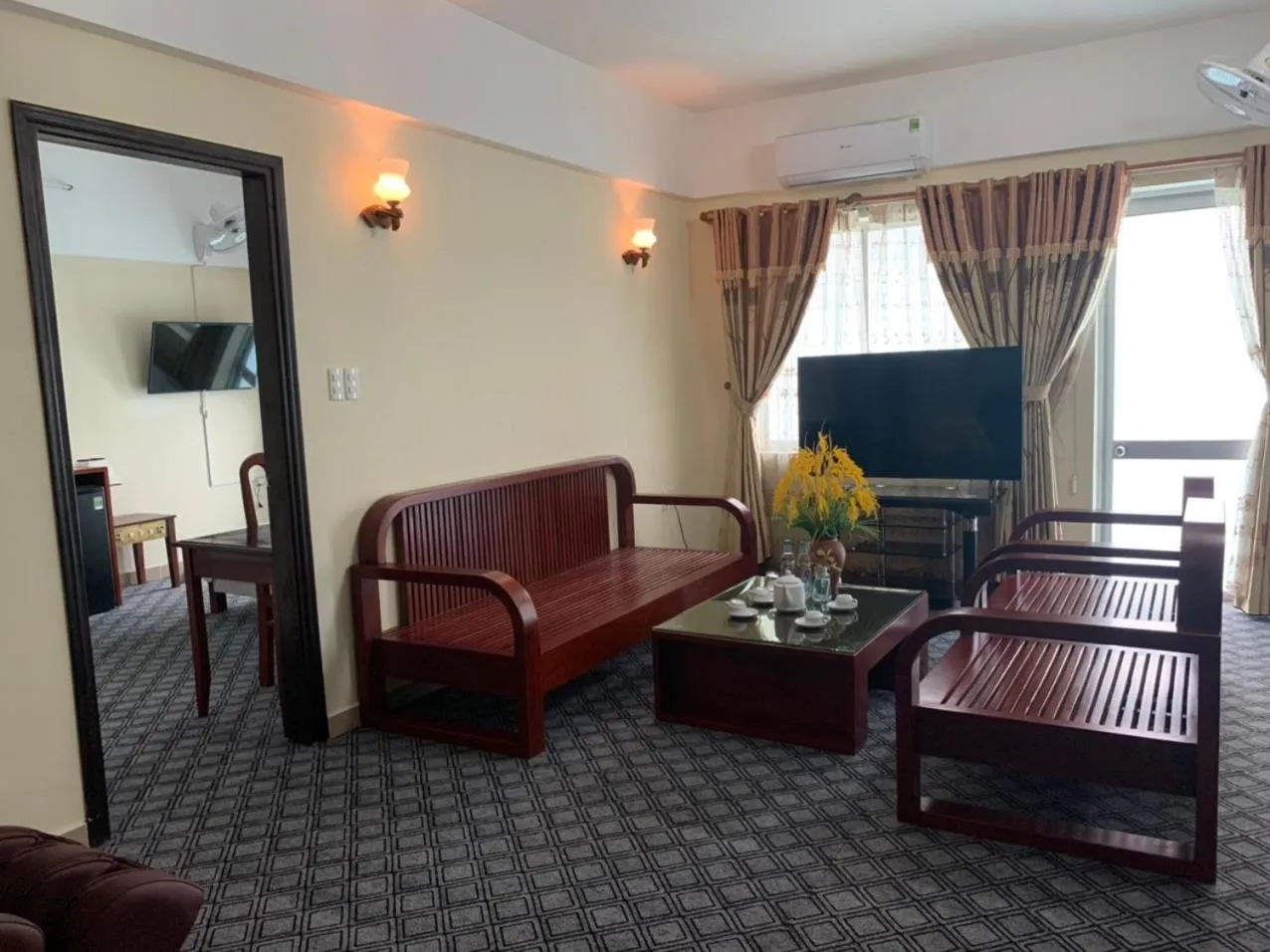 AD 41 Hotel Huế CS2
