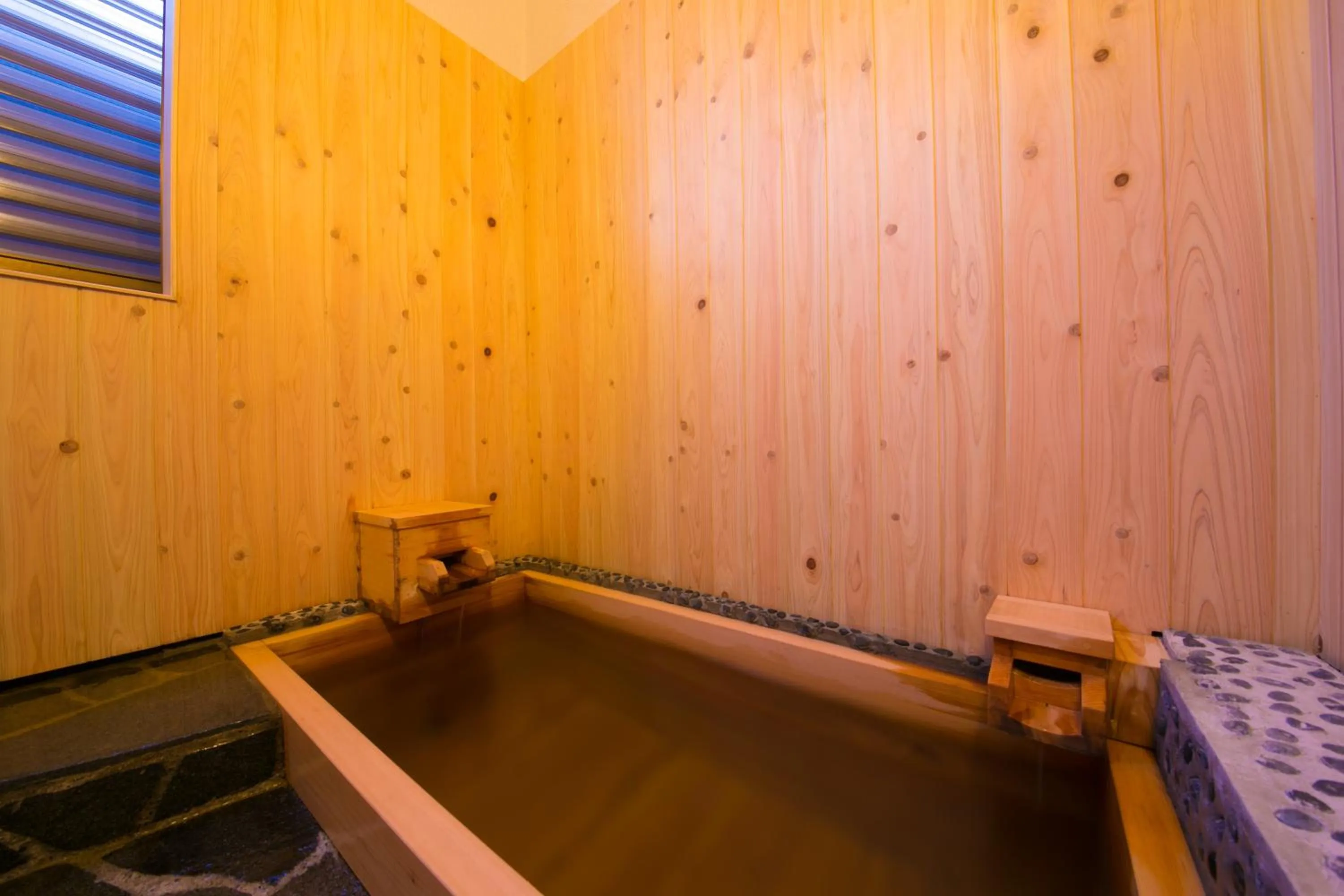 Hot Spring Bath in Yasuraginoyado Yufu