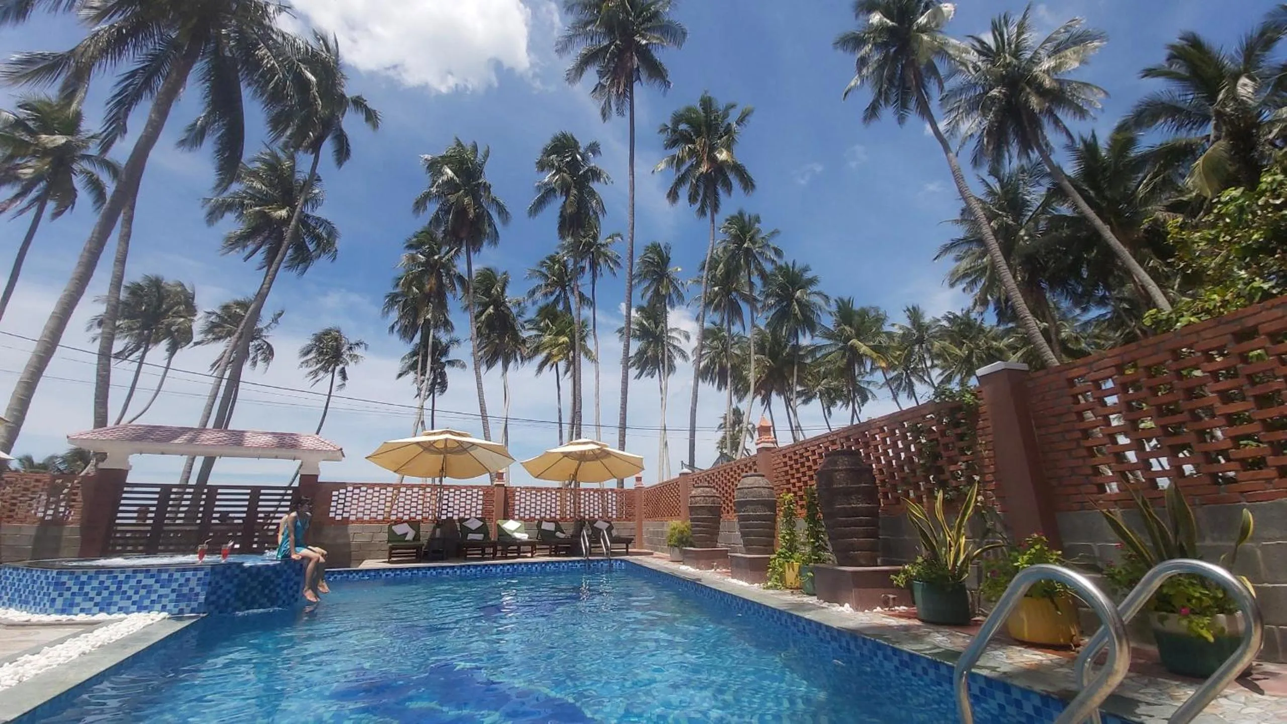 Swimming pool in Lotus Garden Muine Resort & Spa